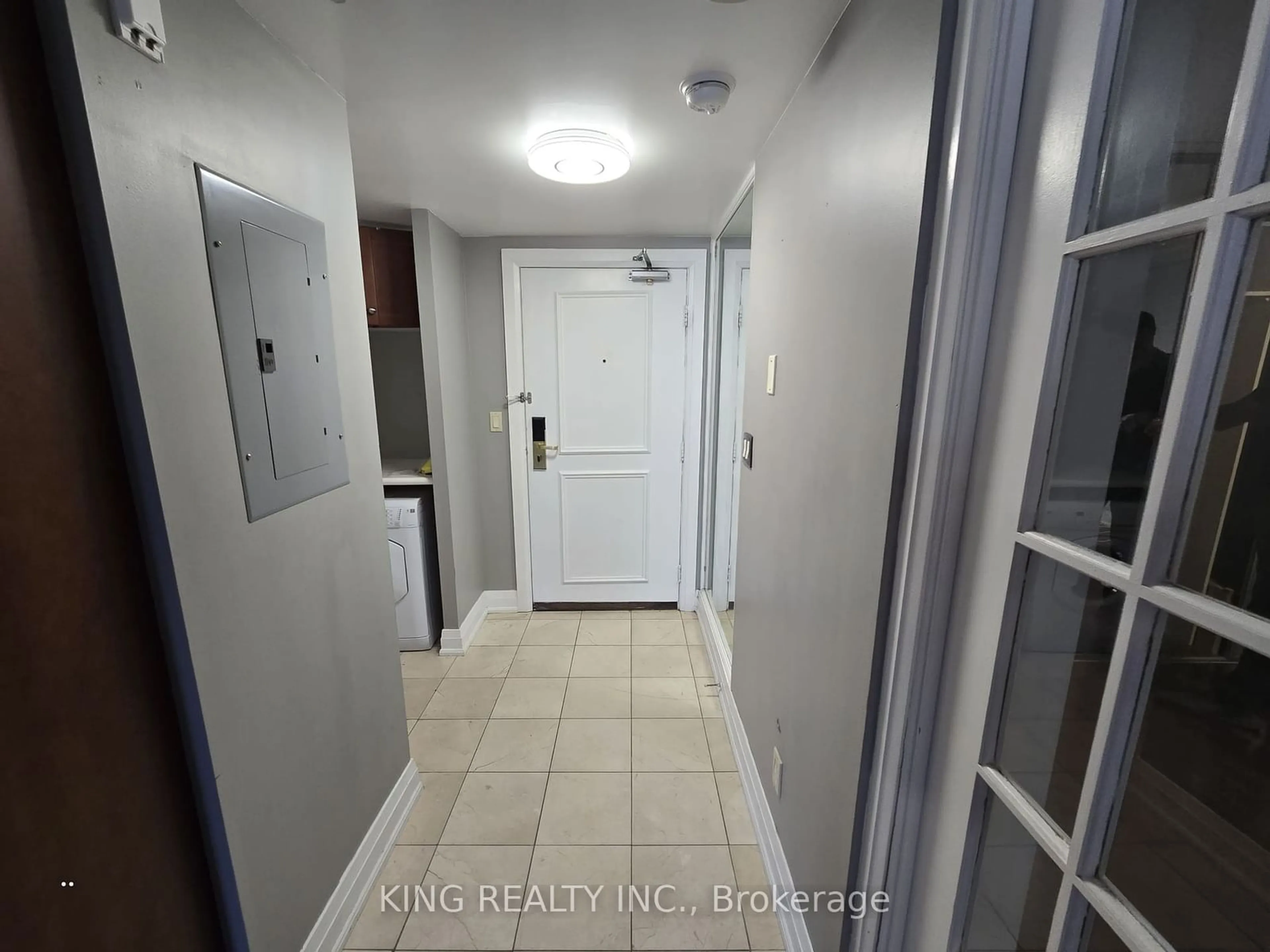 Indoor entryway for 2737 Keele St #829, Toronto Ontario M3M 2E9