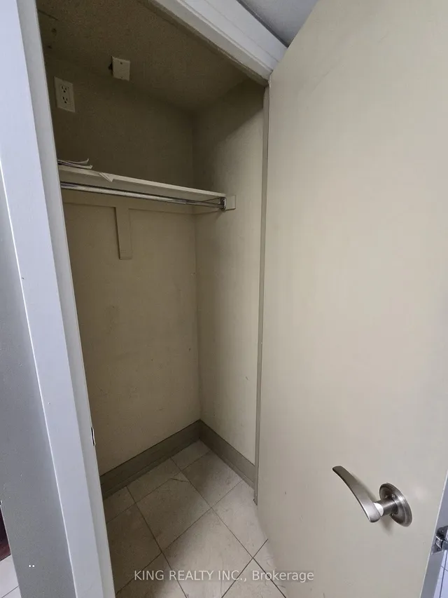 Additional property image - 2737 Keele St Unit 829