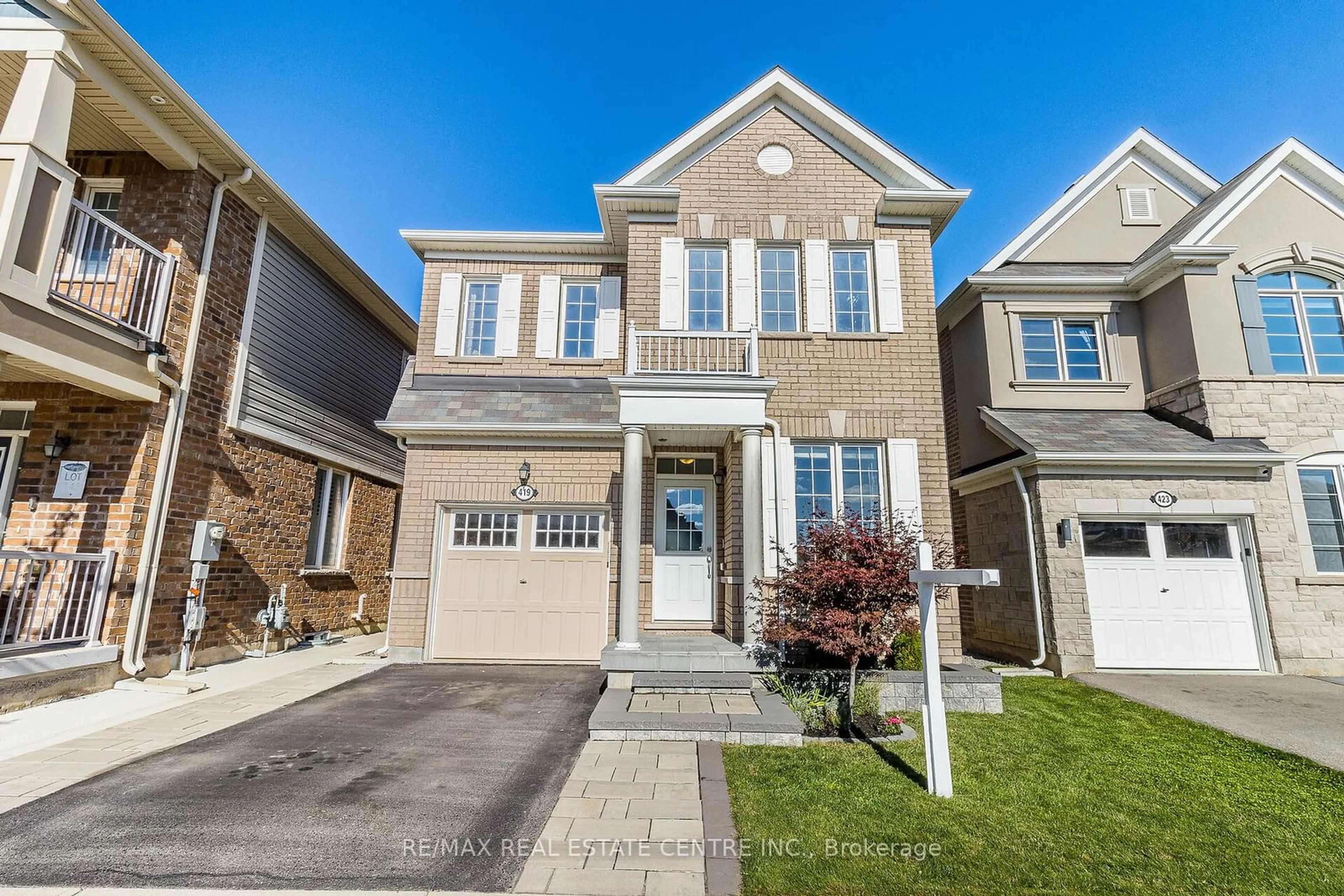 Frontside or backside of a home, the street view for 419 English Mill Crt, Milton Ontario L9E 0A6