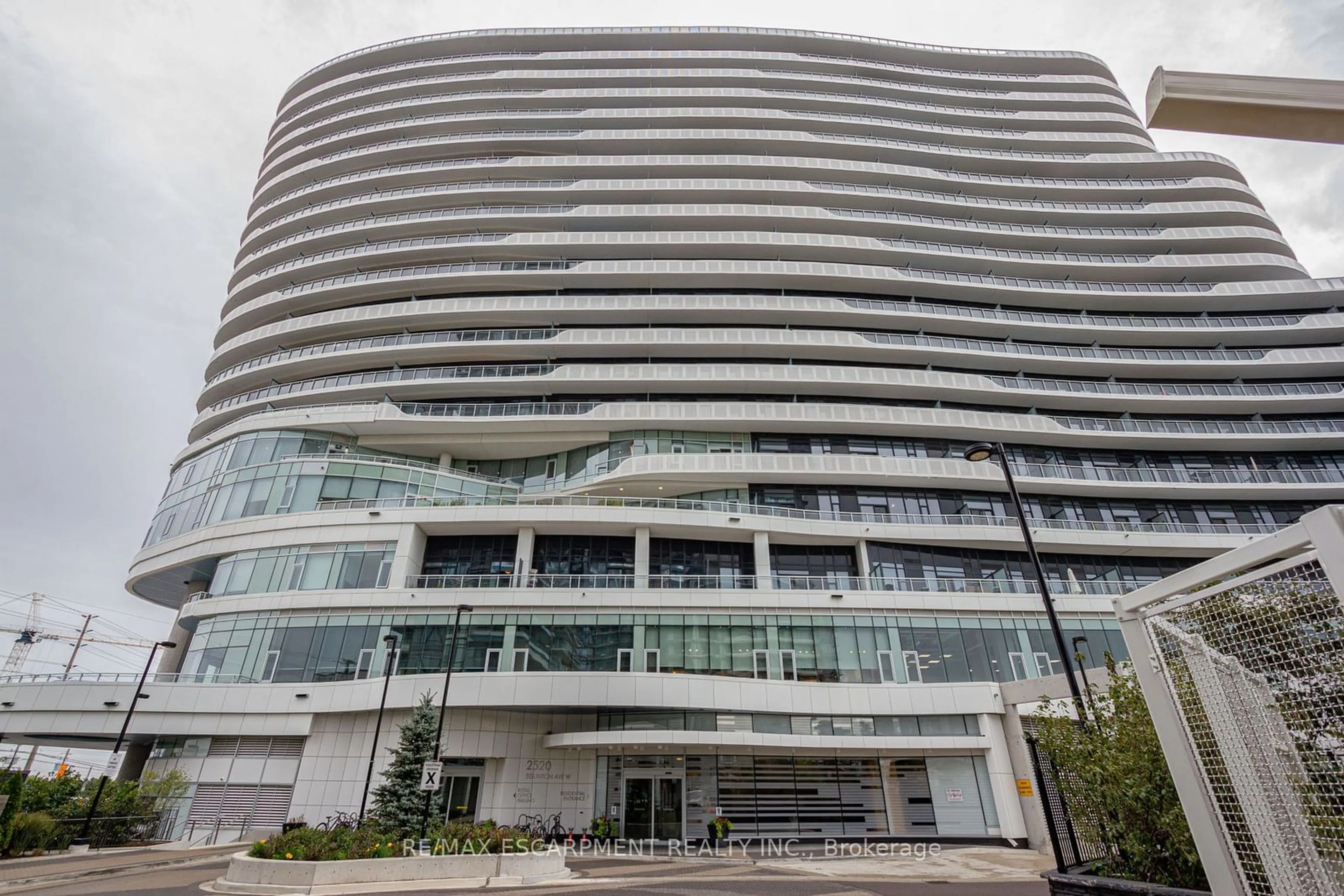 A pic from exterior of the house or condo, the front or back of building for 2520 Eglinton Ave #508, Mississauga Ontario L5M 0Y4