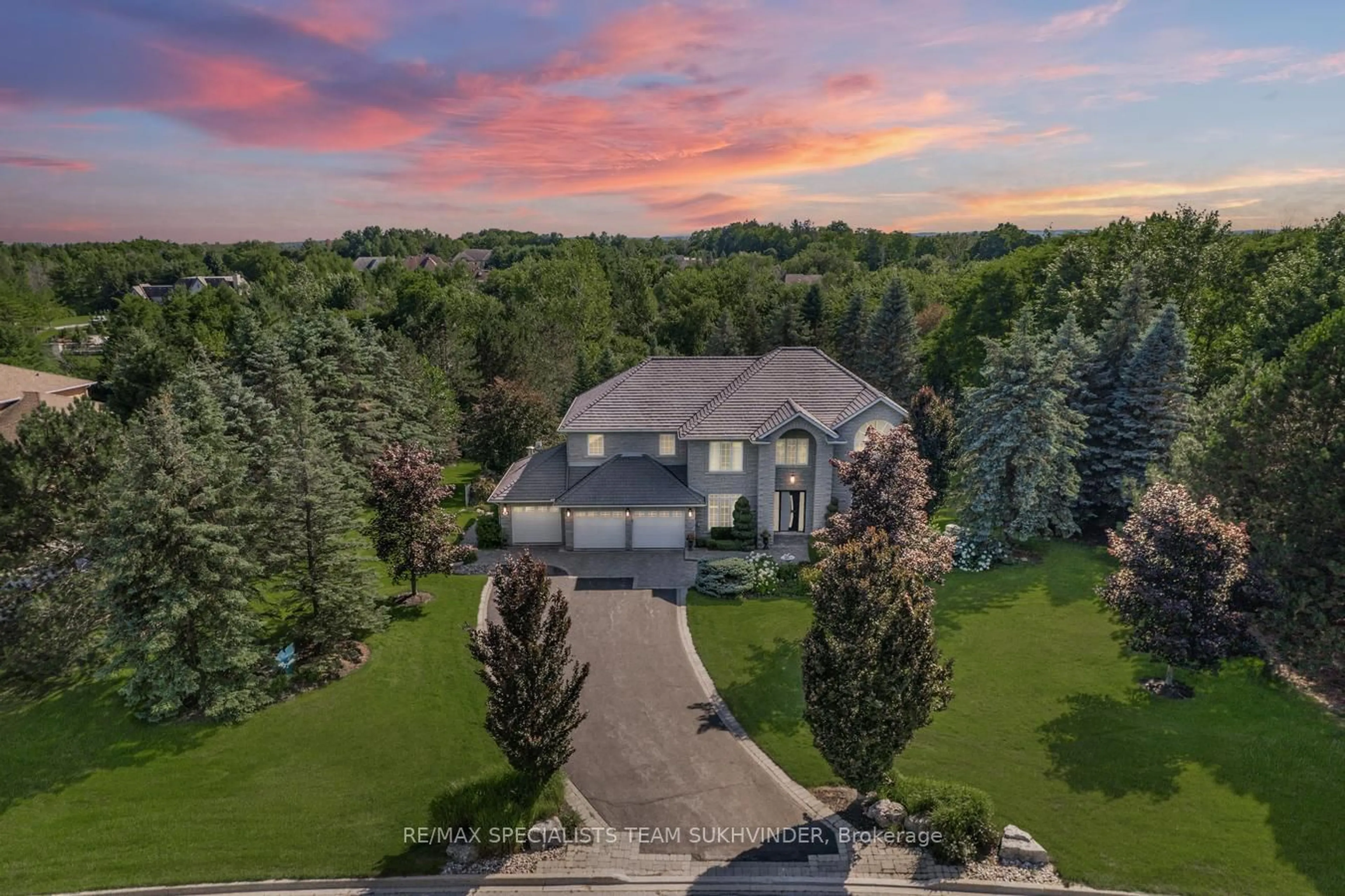 Frontside or backside of a home, the street view for 4 Stonehart St, Caledon Ontario L7E 0B7