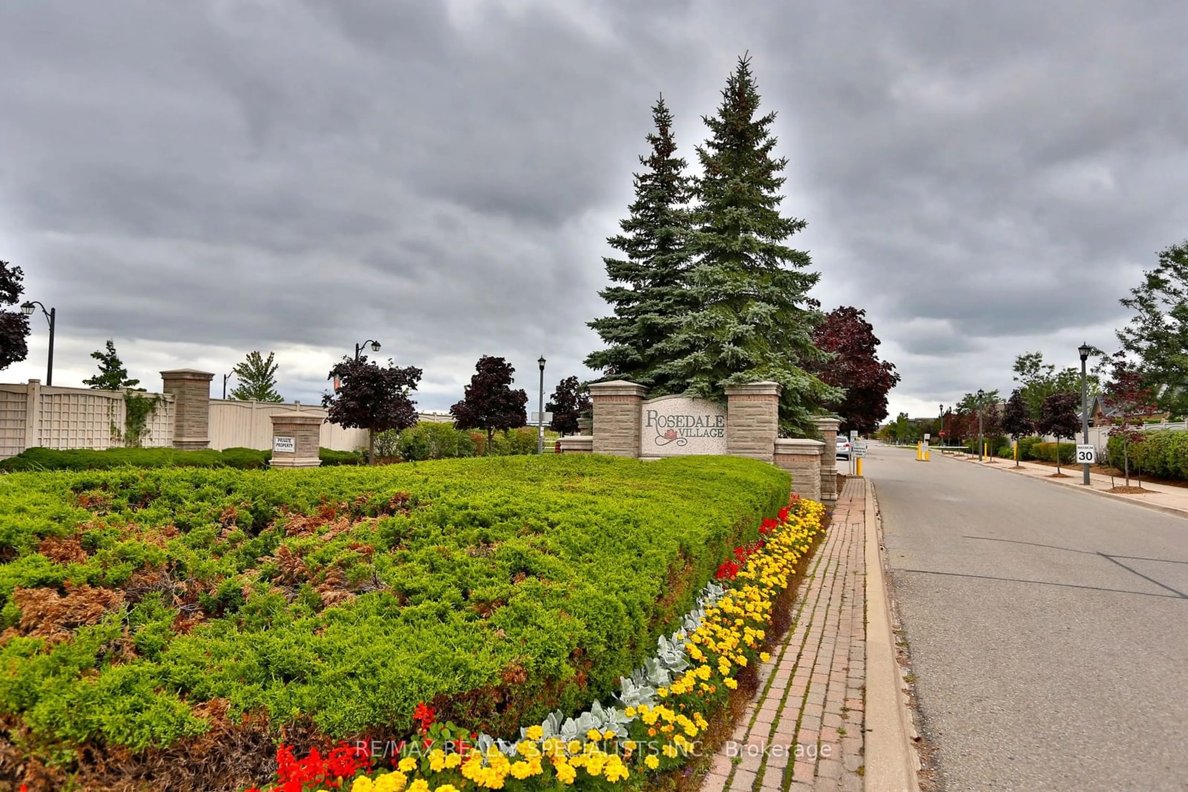 Patio, the street view for 4 Clermiston Cres, Brampton Ontario L6R 3W9