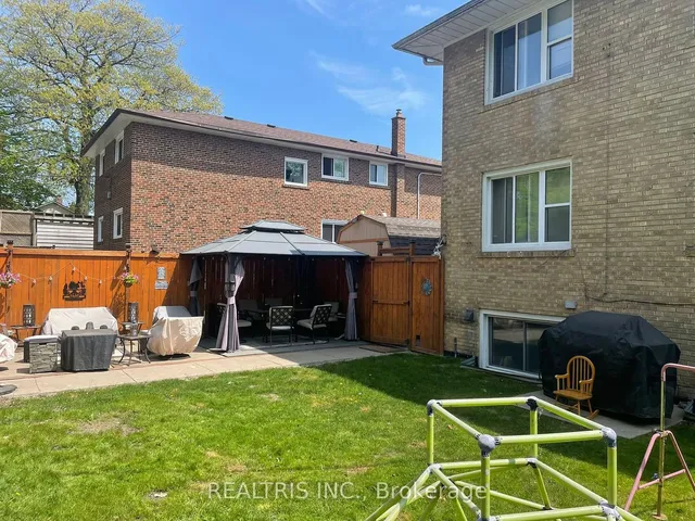 Additional image 6 of 18 Muskoka Ave