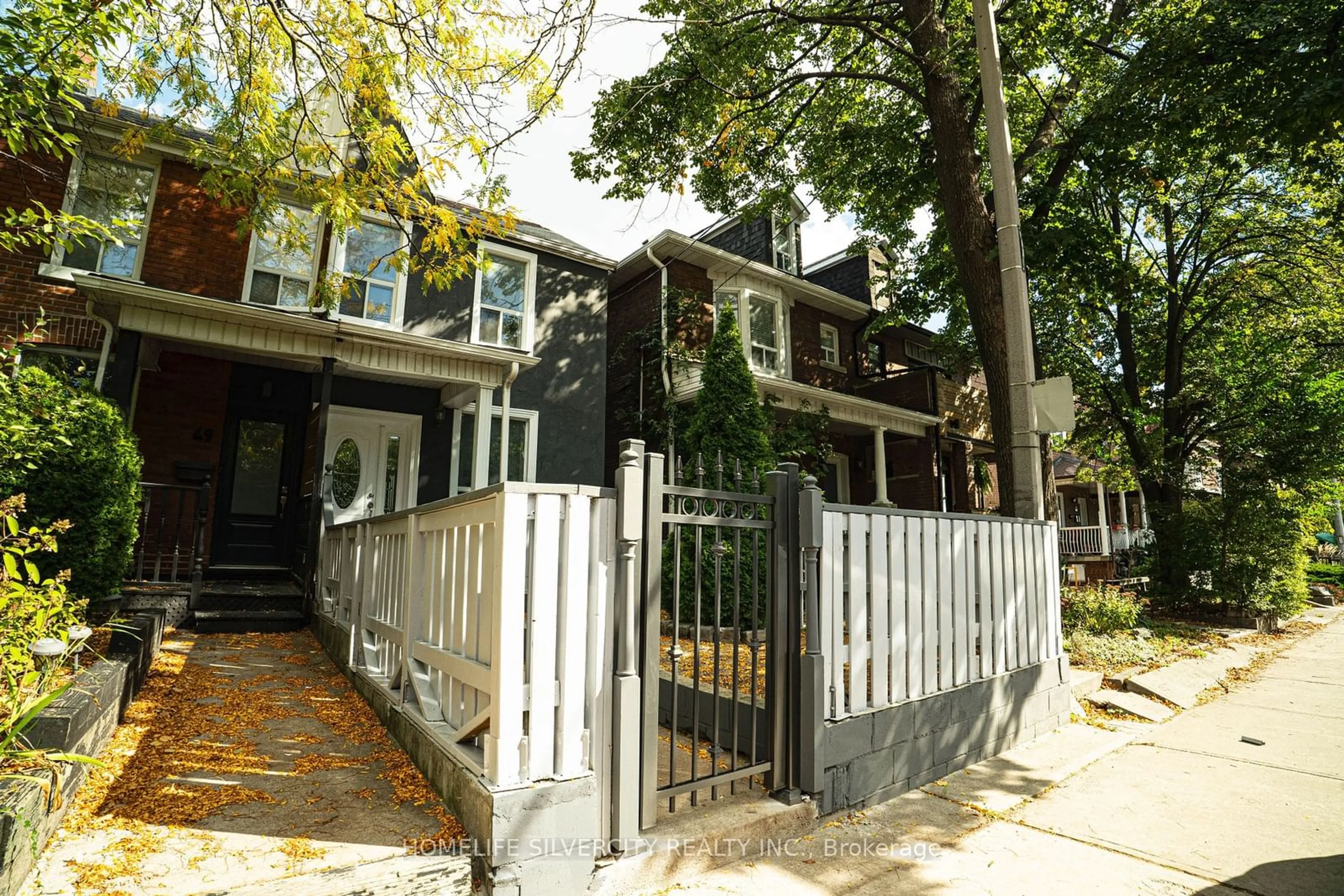 A pic from exterior of the house or condo, cottage for 47 Osler St, Toronto Ontario M6P 4A1