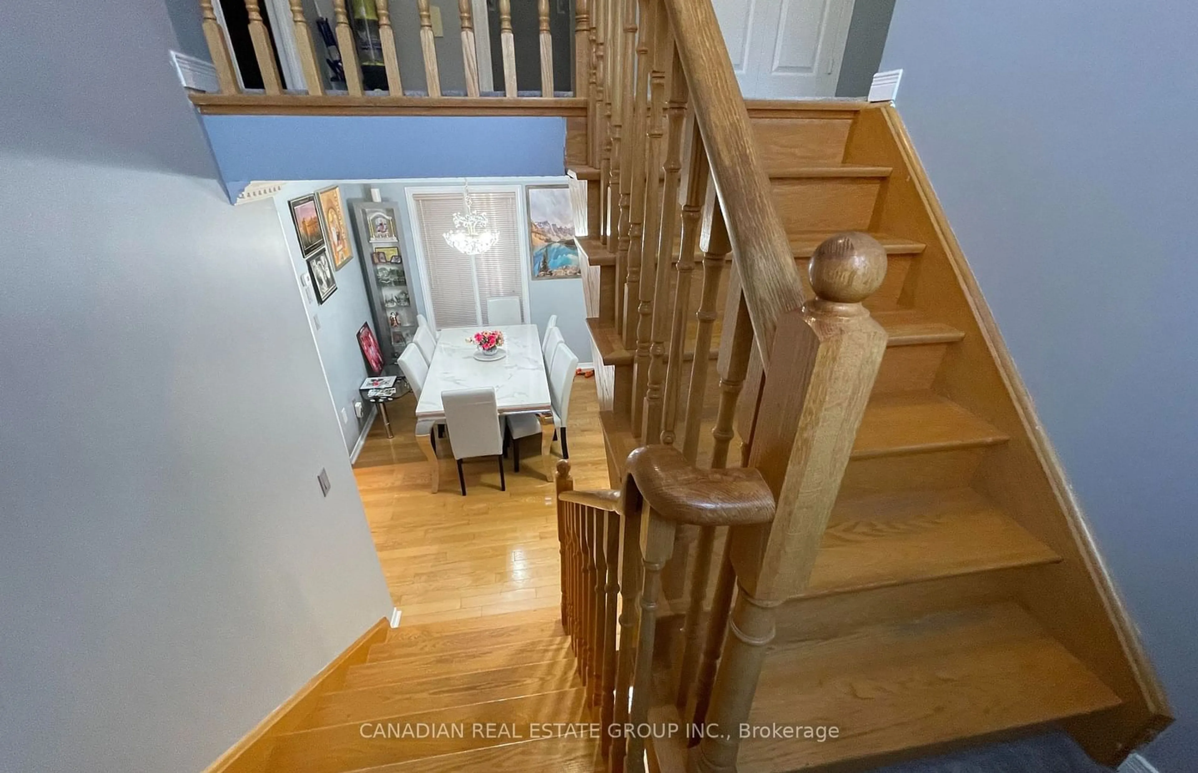 Indoor foyer for 37 Loon Call Cres, Brampton Ontario L6R 2G5