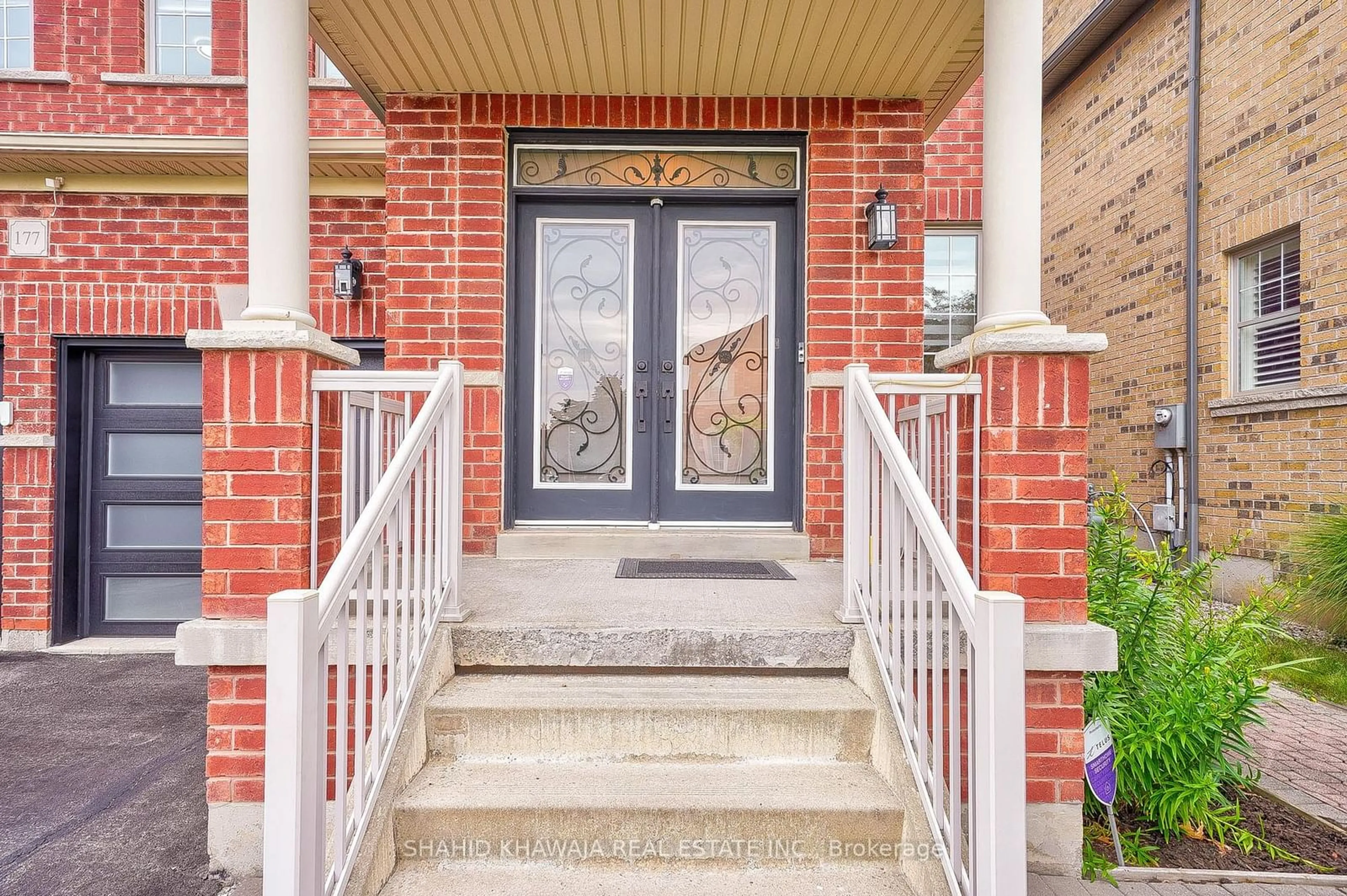 Indoor entryway, wood floors for 177 Farrington Crossing, Milton Ontario L9T 0S8