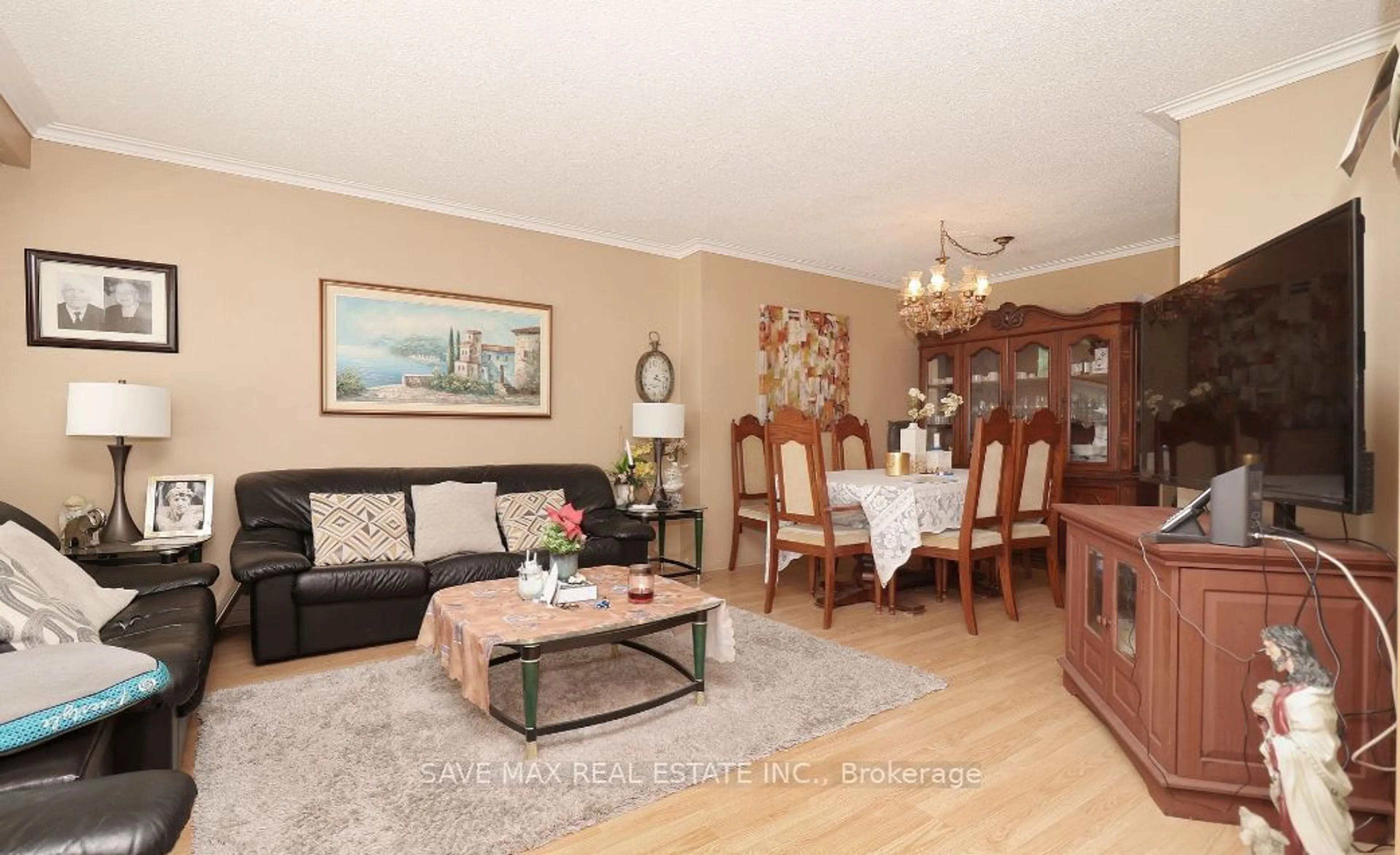 Living room, wood floors for 116 Elnathan Cres, Toronto Ontario M9L 2G3