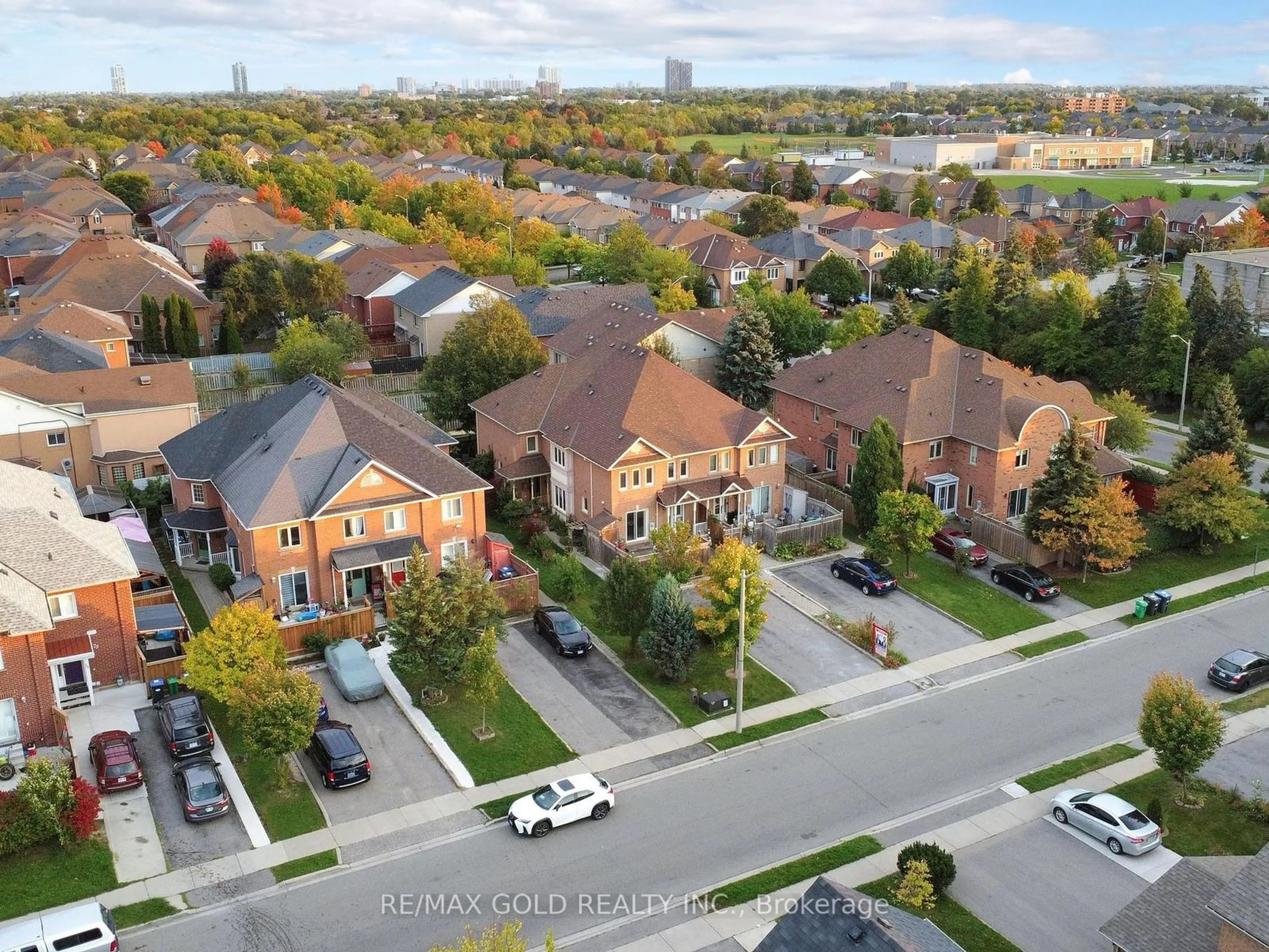 Frontside or backside of a home, the street view for 15 Pressed Brick Dr, Brampton Ontario L6V 4K8