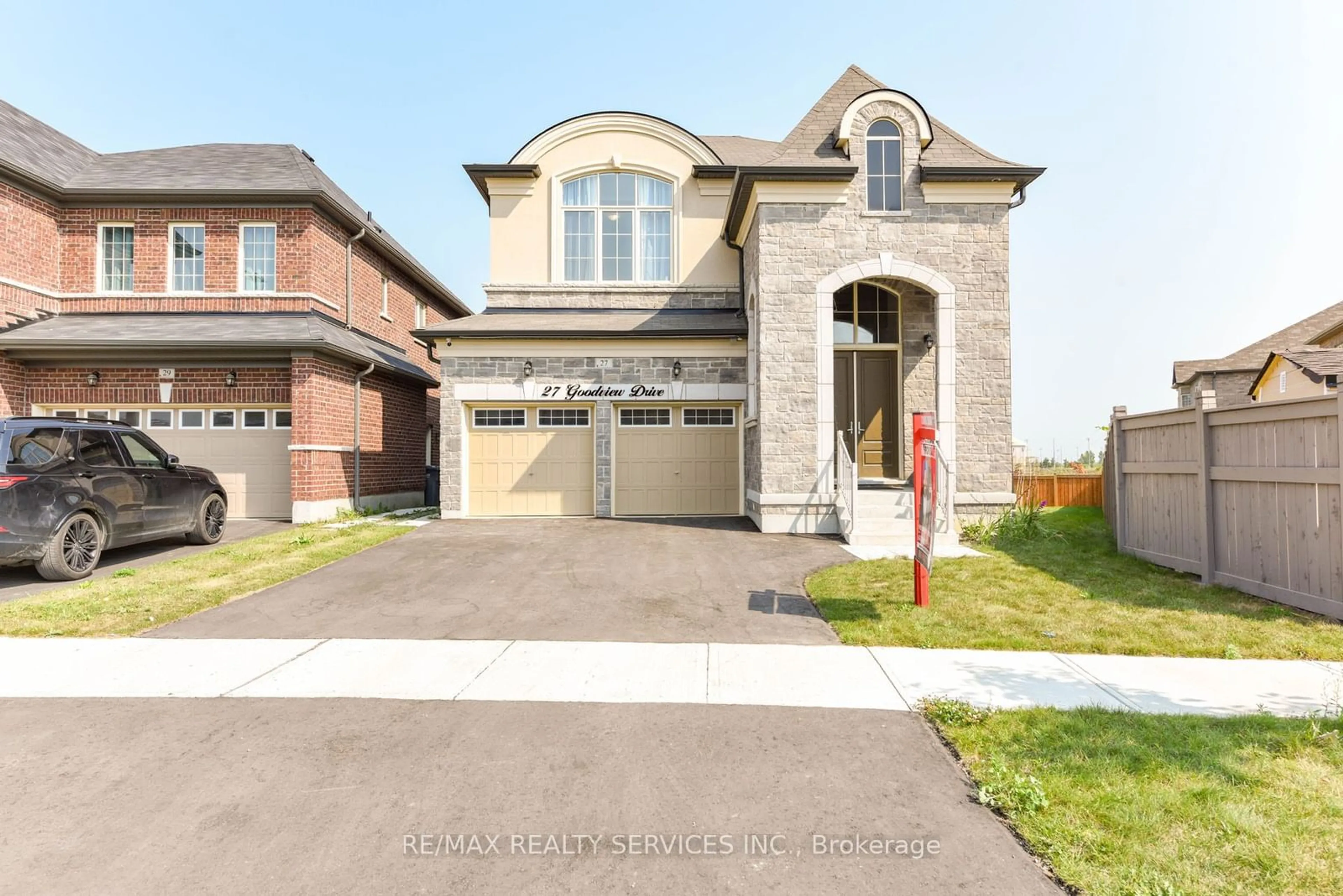 Frontside or backside of a home, the street view for 27 Goodview Dr, Brampton Ontario L6R 4C3