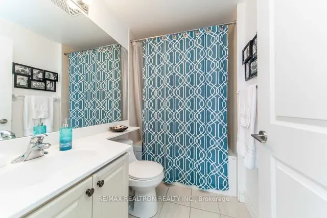 Additional property image - 50 Absolute Ave Unit 3801