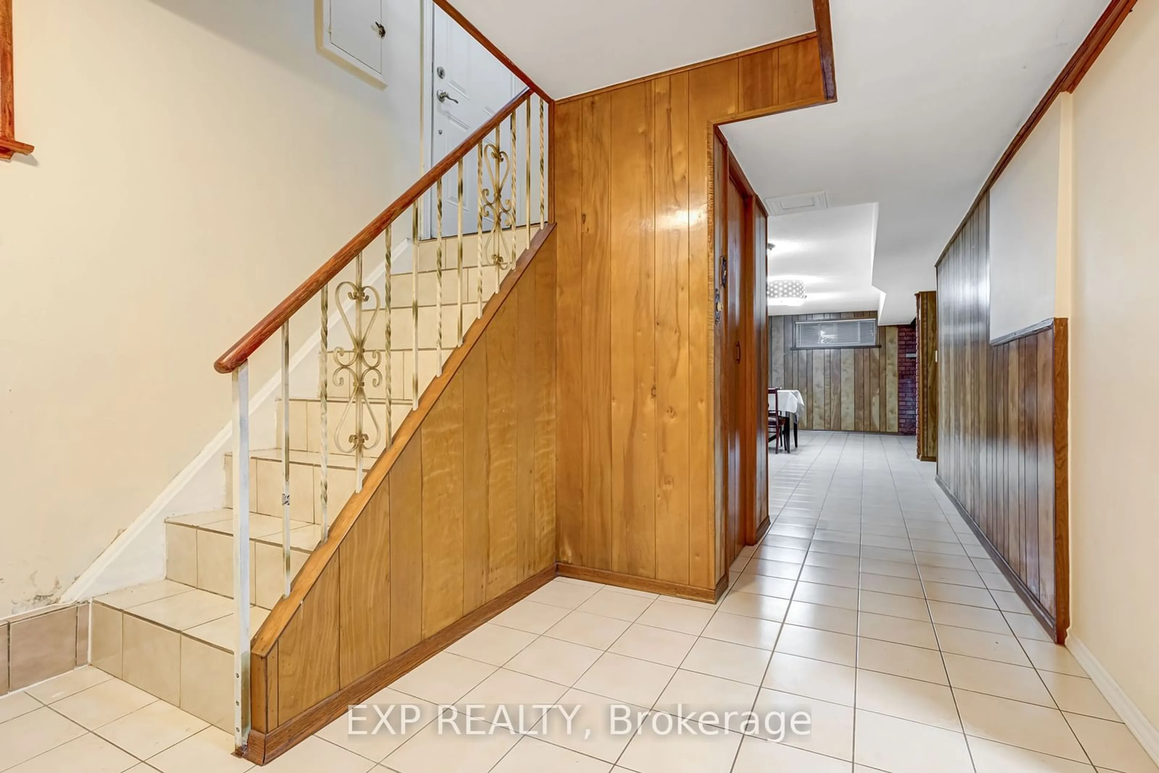 Indoor foyer, wood floors for 16 Heavitree Dr, Toronto Ontario M3L 1K6