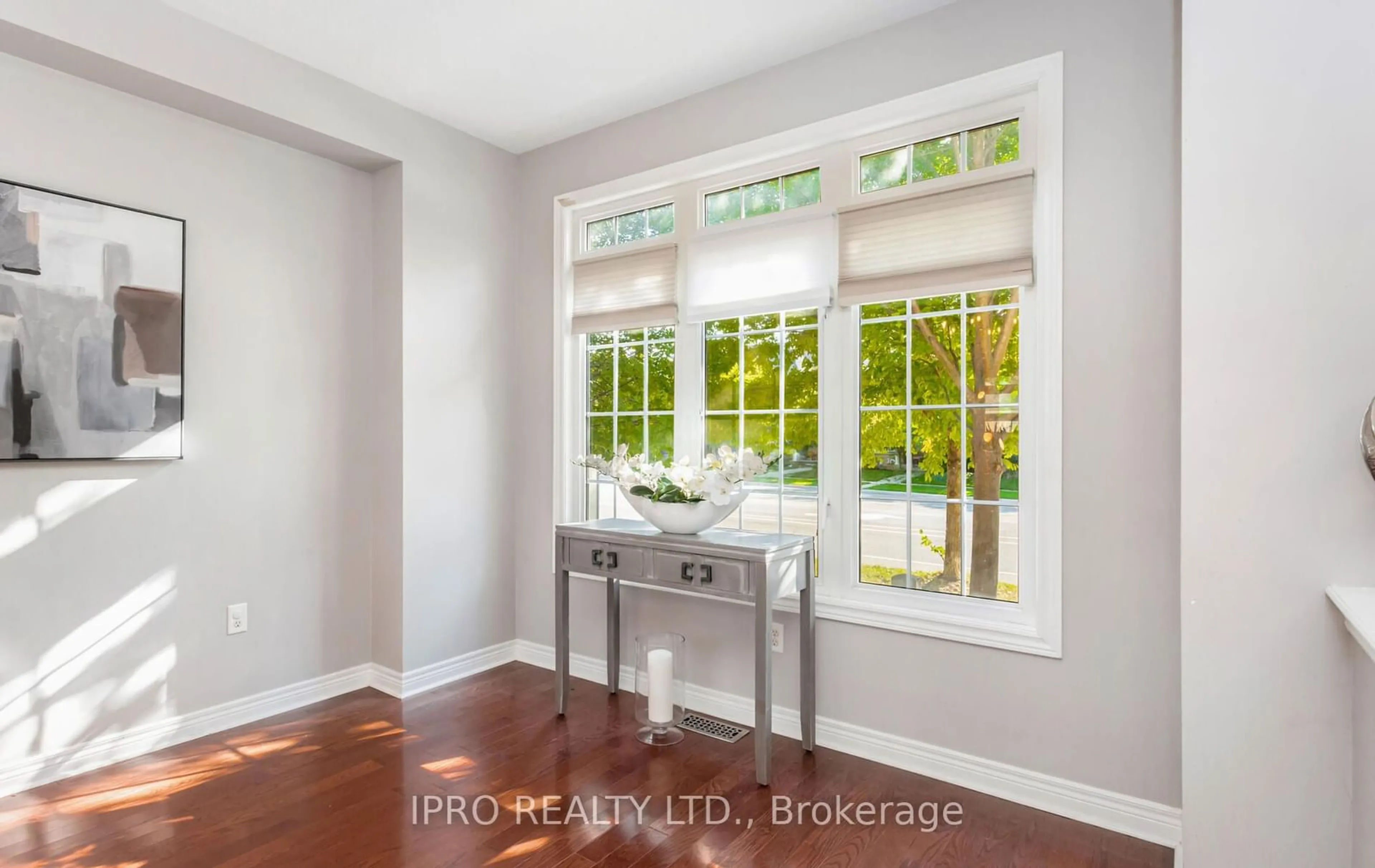 Indoor entryway, wood floors for 3027 Richview Blvd, Oakville Ontario L6M 5C7