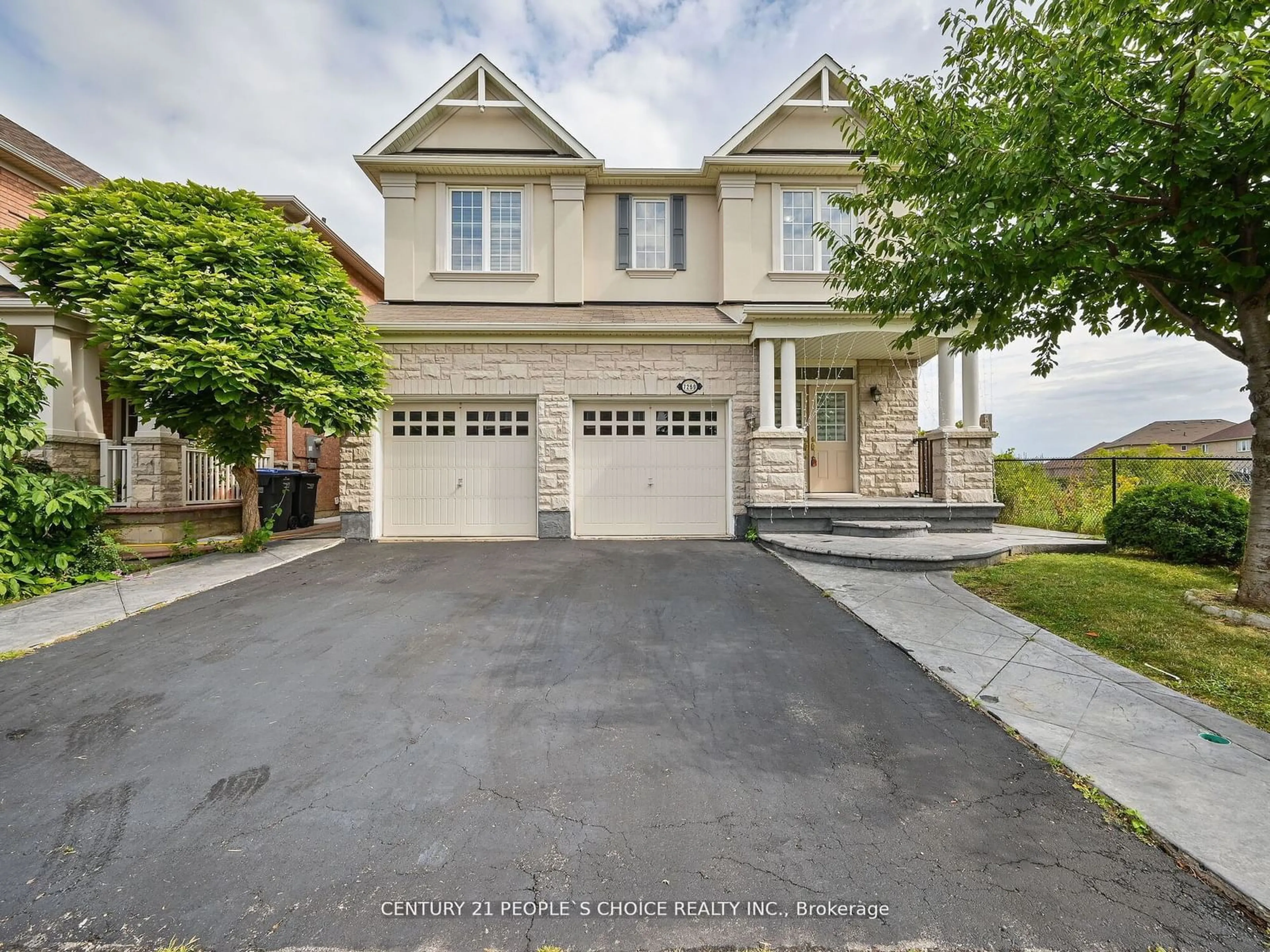 Frontside or backside of a home, the street view for 7269 Saint Barbara Blvd, Mississauga Ontario L5W 0C1