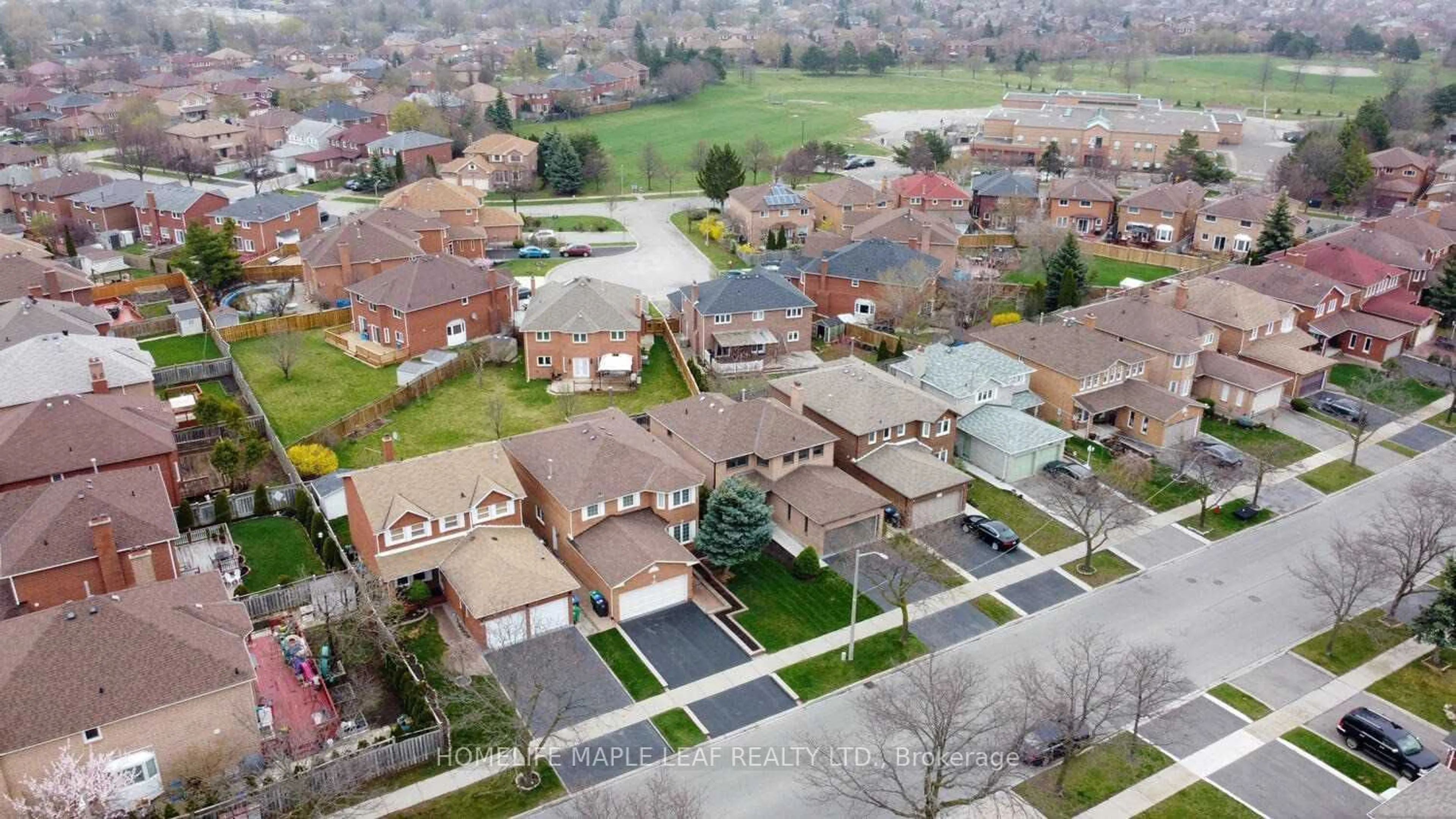 Frontside or backside of a home, the street view for 109 MAJOR WM. SHARPE Dr, Brampton Ontario L6X 4A6