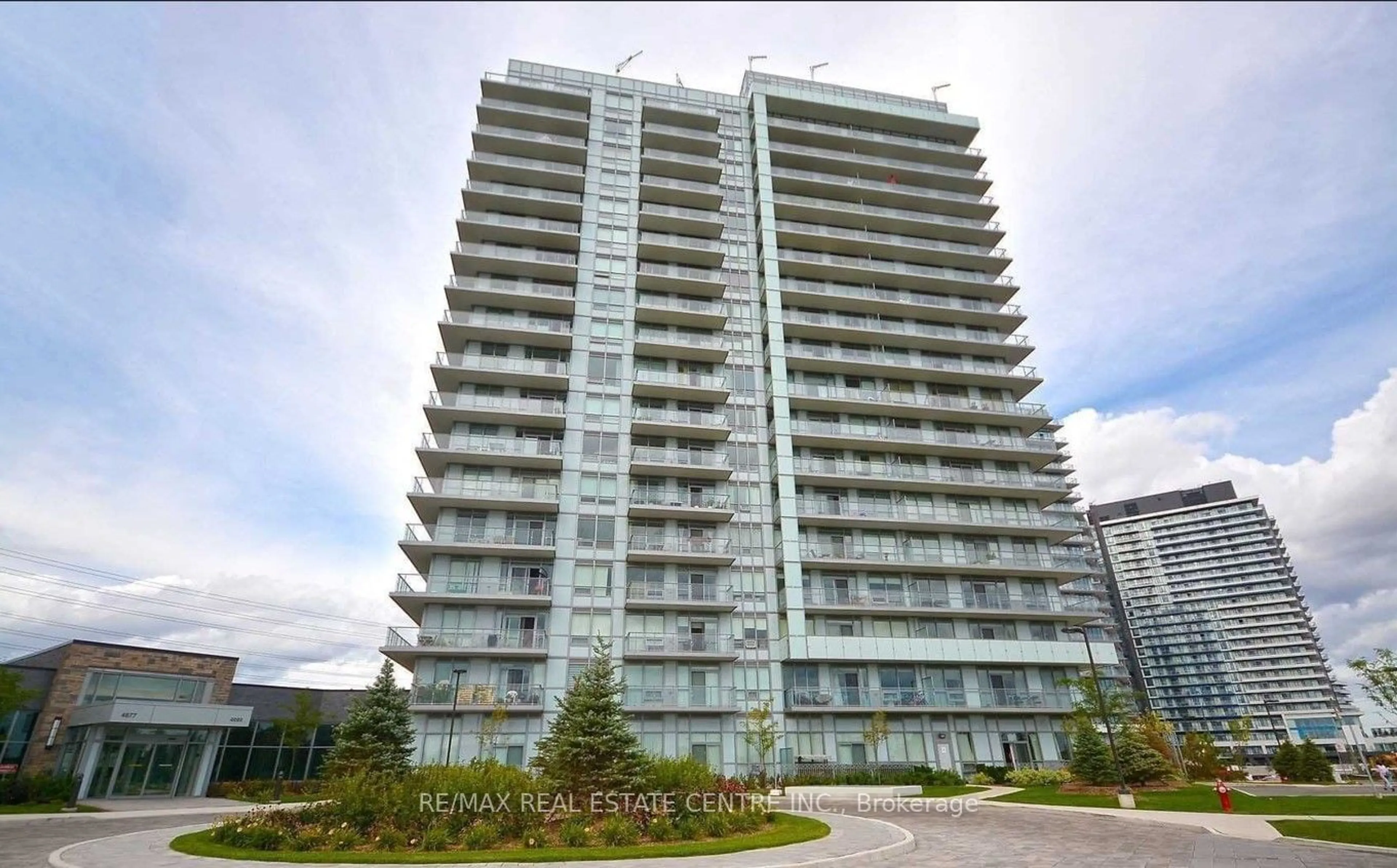 A pic from exterior of the house or condo, the front or back of building for 4699 Glen Erin Dr #1710, Mississauga Ontario L6M 2E5