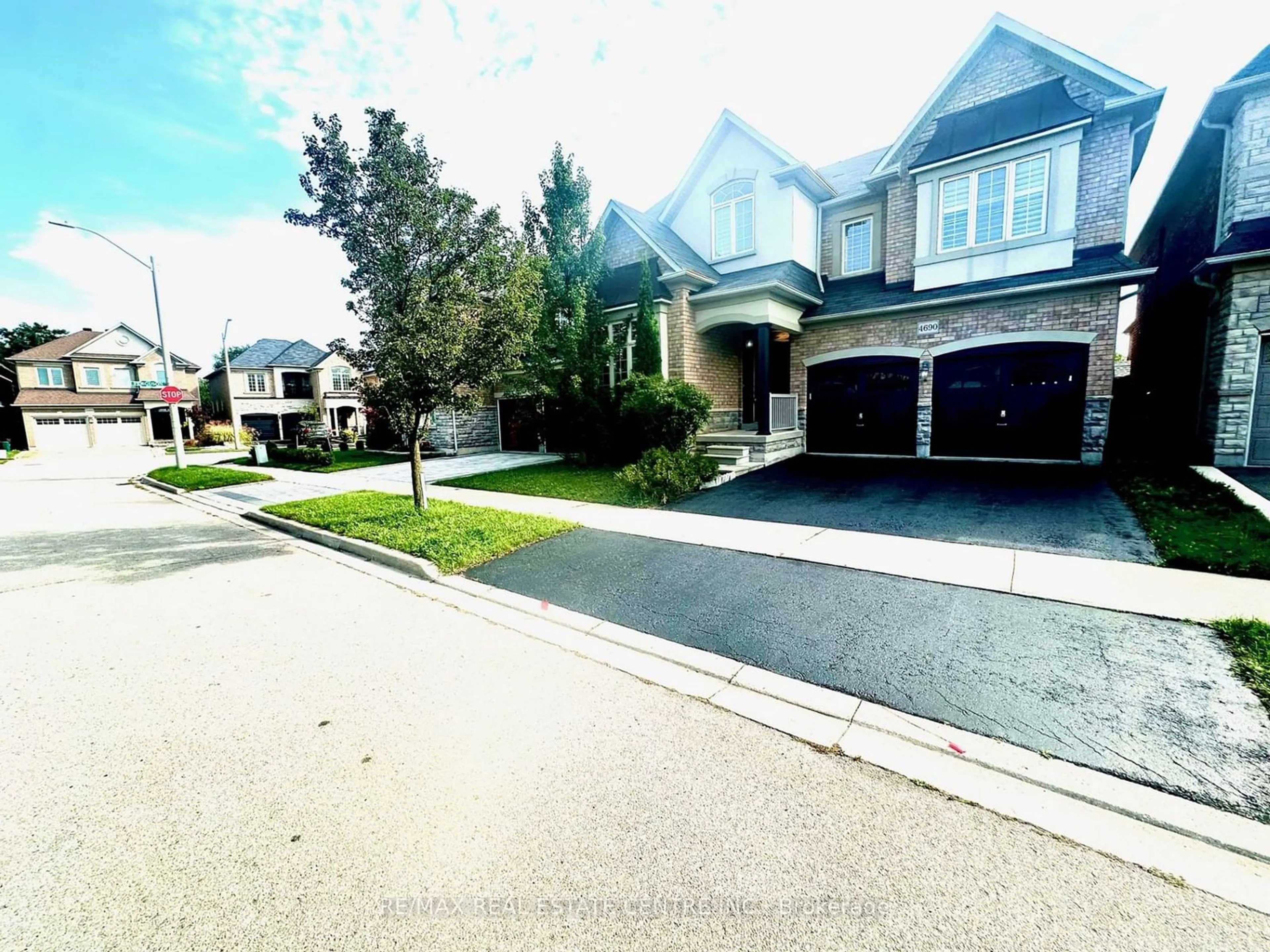 Frontside or backside of a home, the street view for 4690 Huffman Rd, Burlington Ontario L7M 0G6