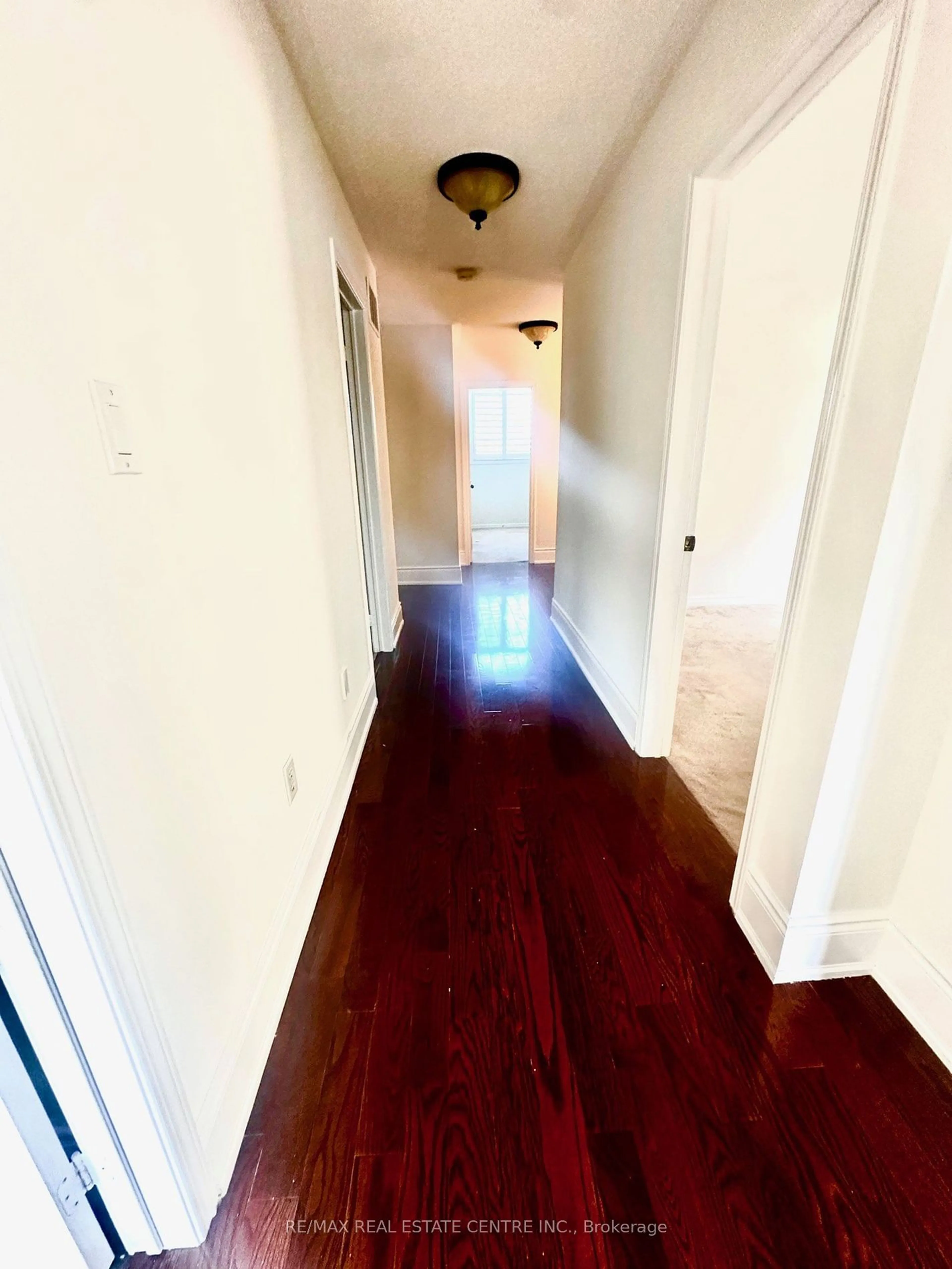 Indoor entryway, wood floors for 4690 Huffman Rd, Burlington Ontario L7M 0G6