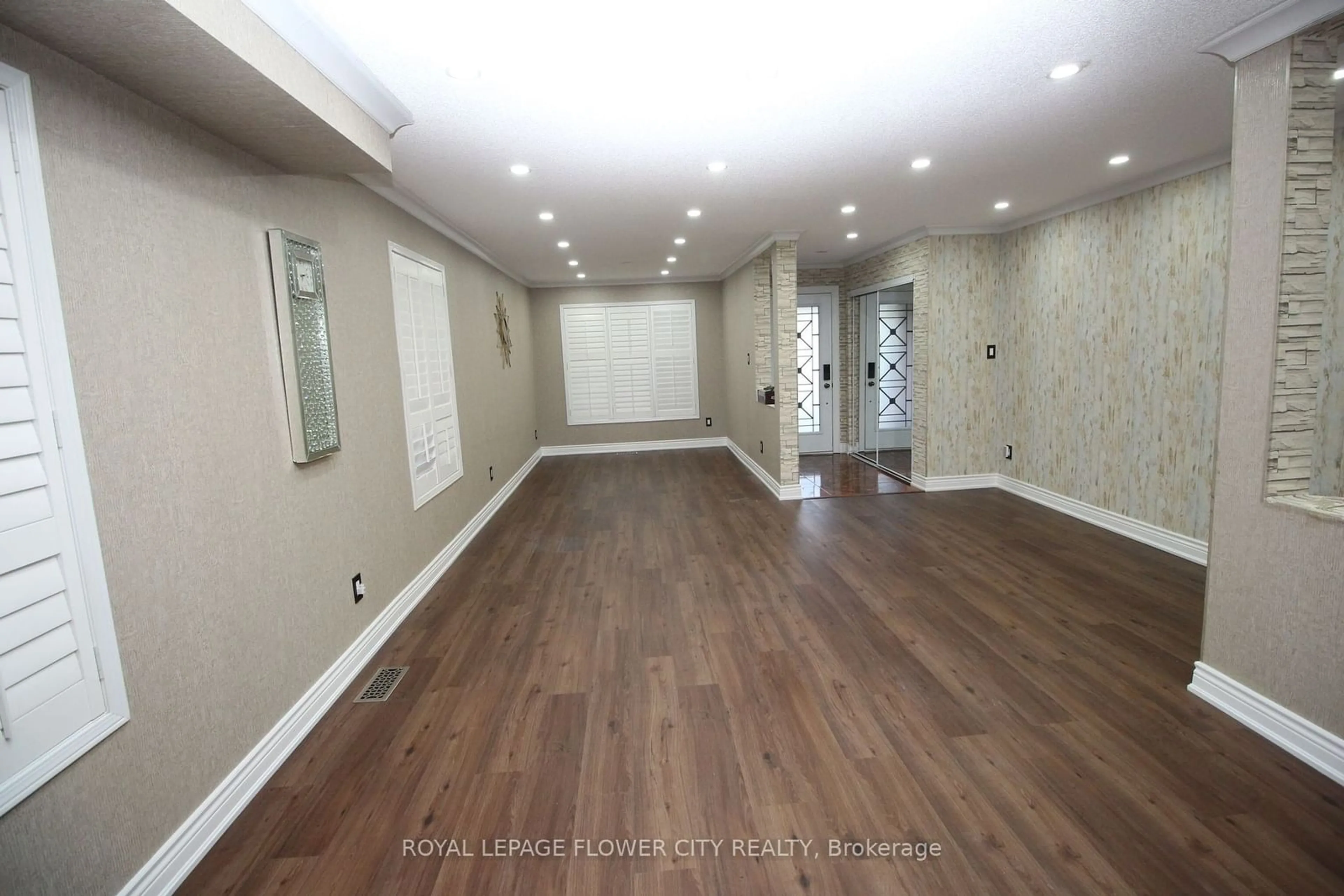 Other indoor space, wood floors for 48 Fairhill Ave, Brampton Ontario L7A 2E7