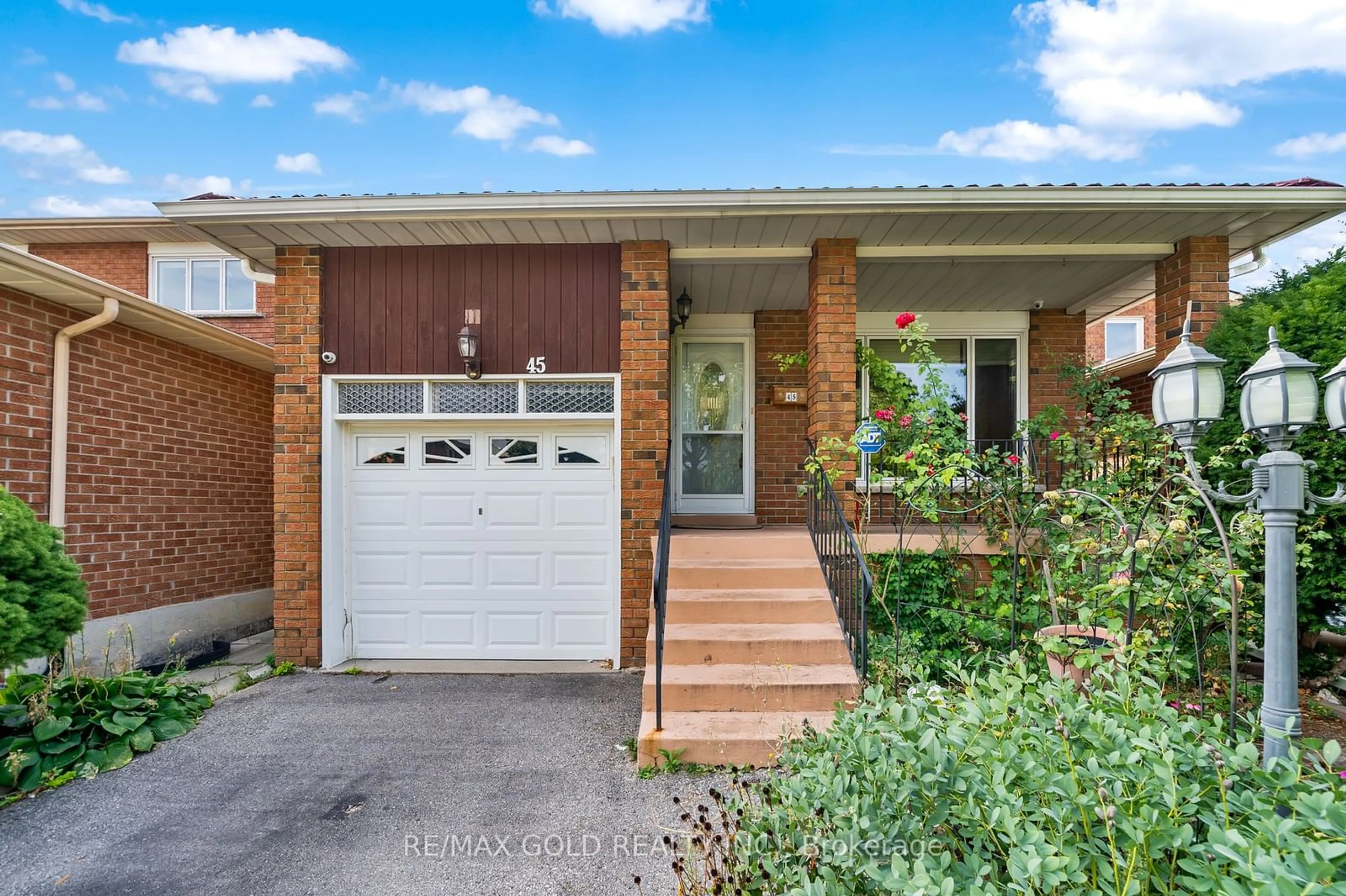 Home with brick exterior material for 45 Bordeaux Crct, Toronto Ontario M9V 4Y9