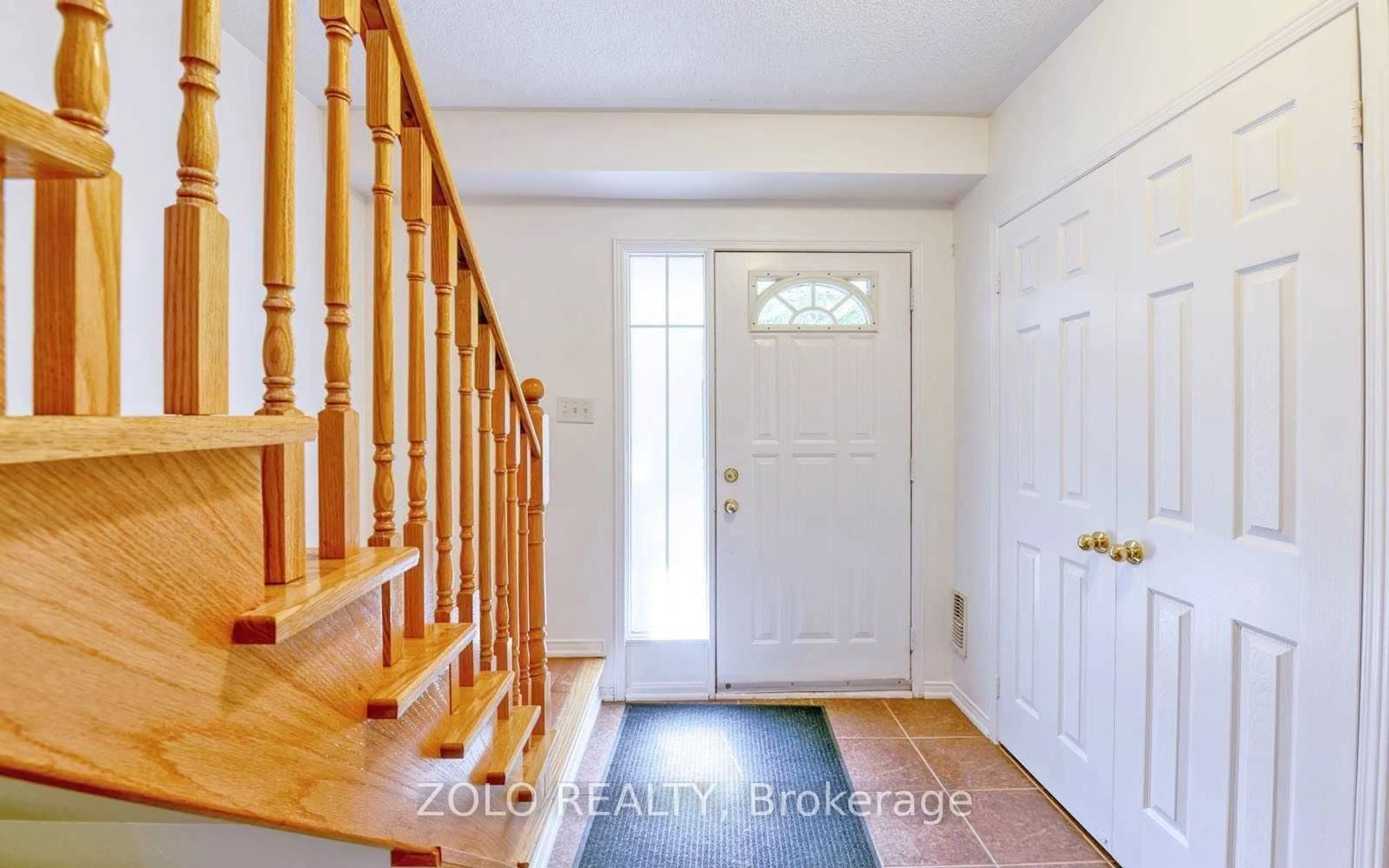 Indoor entryway for 375 Cook Rd #21, Toronto Ontario M3J 3T6