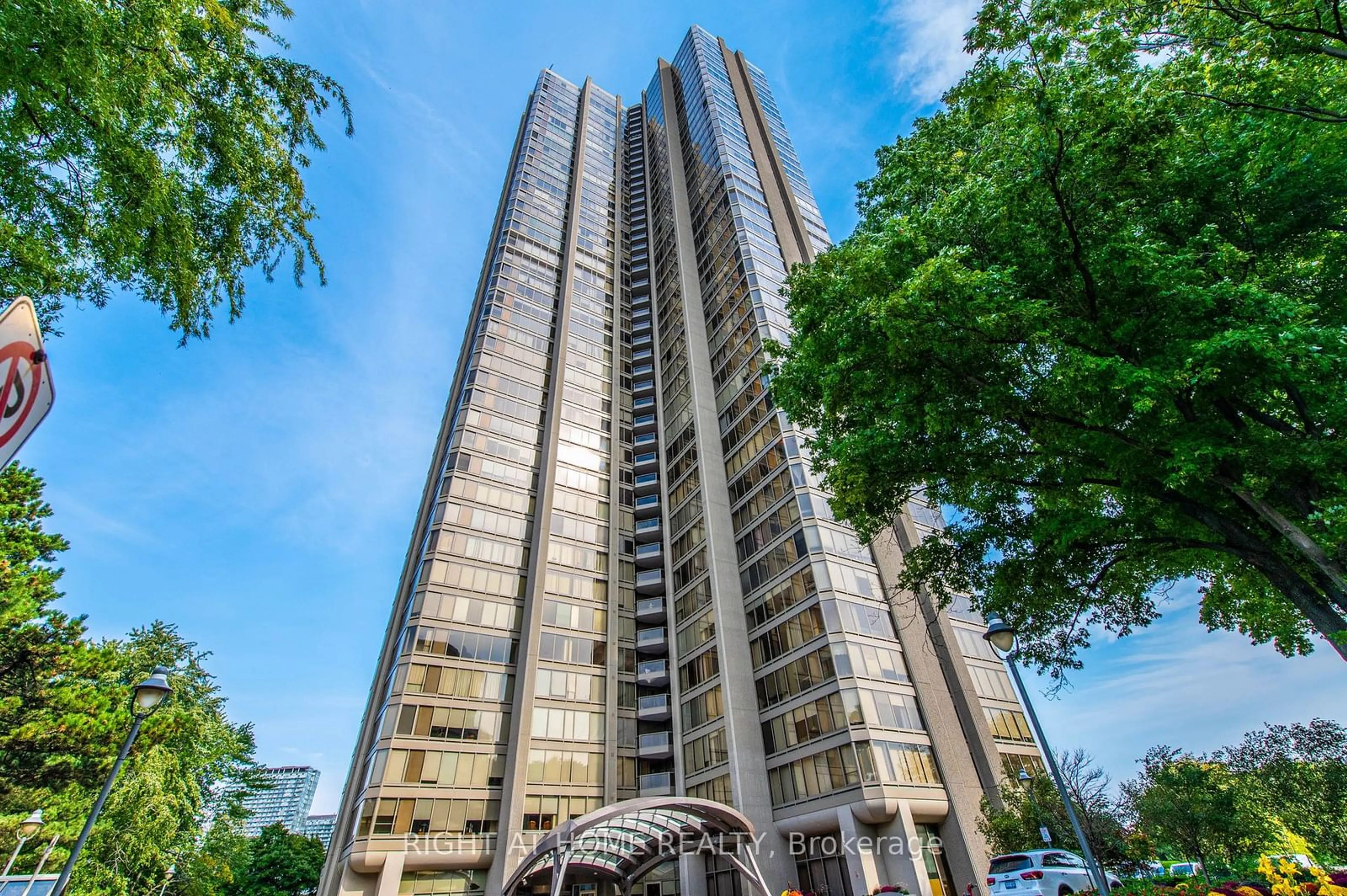 A pic from exterior of the house or condo, the front or back of building for 2045 Lake Shore Blvd #2507, Toronto Ontario M8V 2Z6