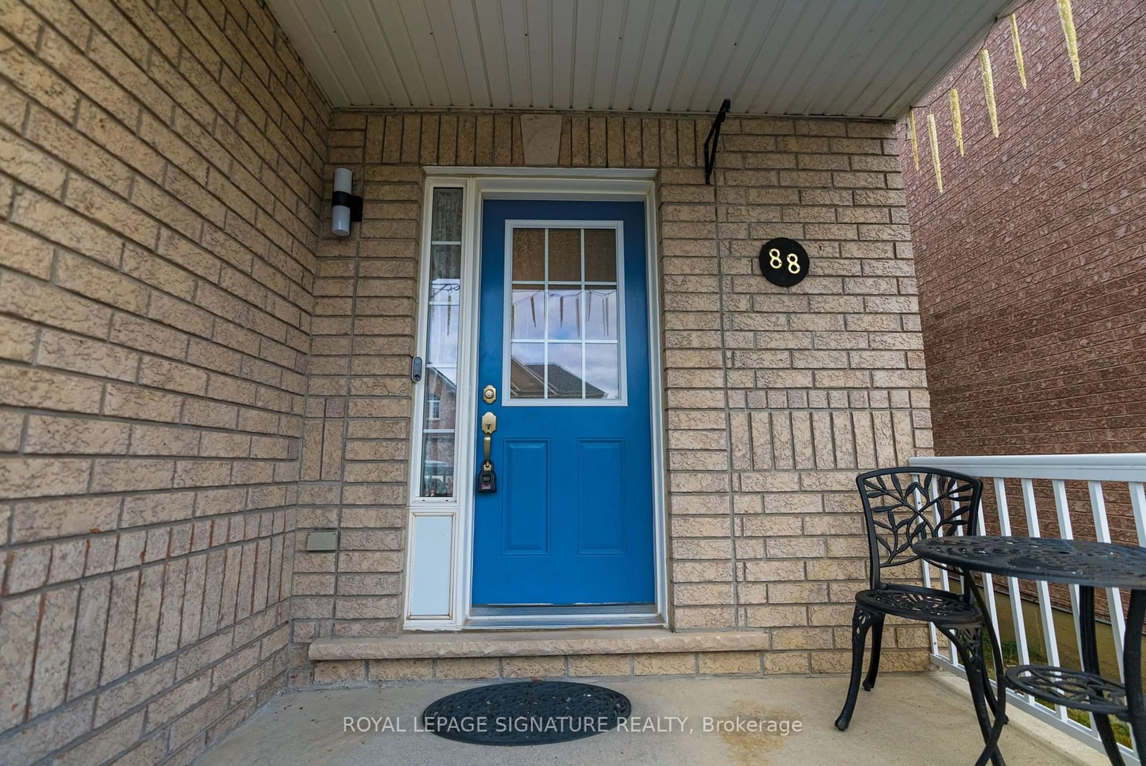 Indoor entryway, wood floors for 88 Kettlewell Cres, Brampton Ontario L6R 0T1