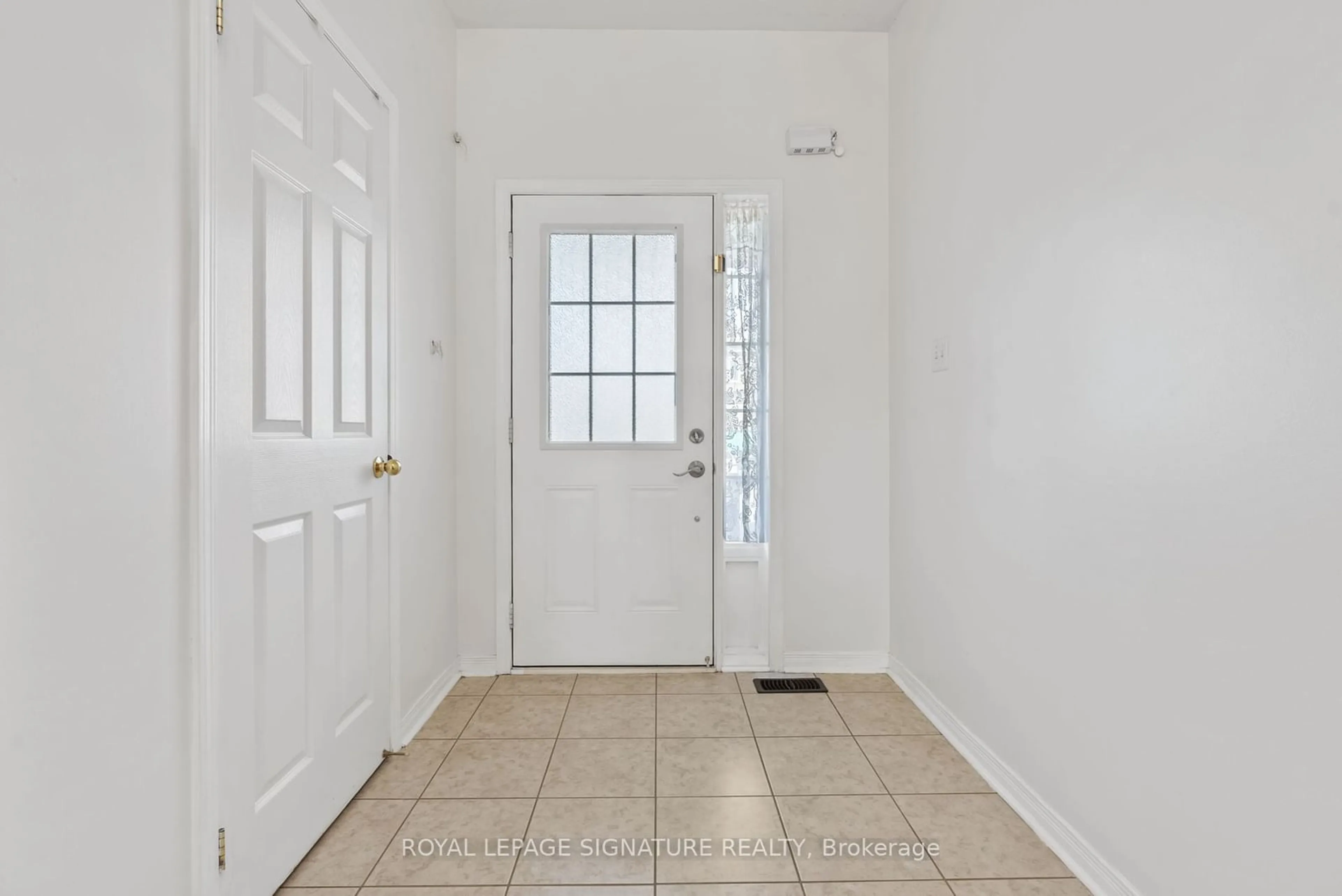 Indoor entryway, not visible floor for 88 Kettlewell Cres, Brampton Ontario L6R 0T1