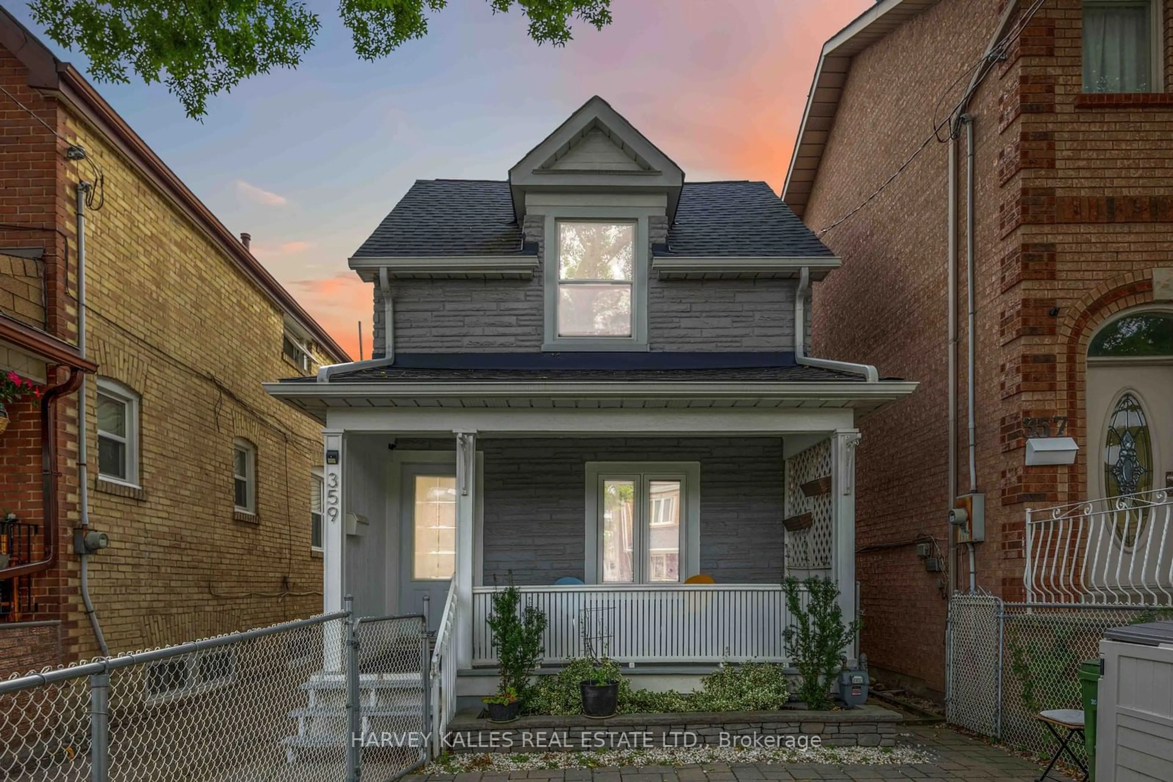 Frontside or backside of a home, the street view for 359 Westmoreland Ave, Toronto Ontario M6H 3A6