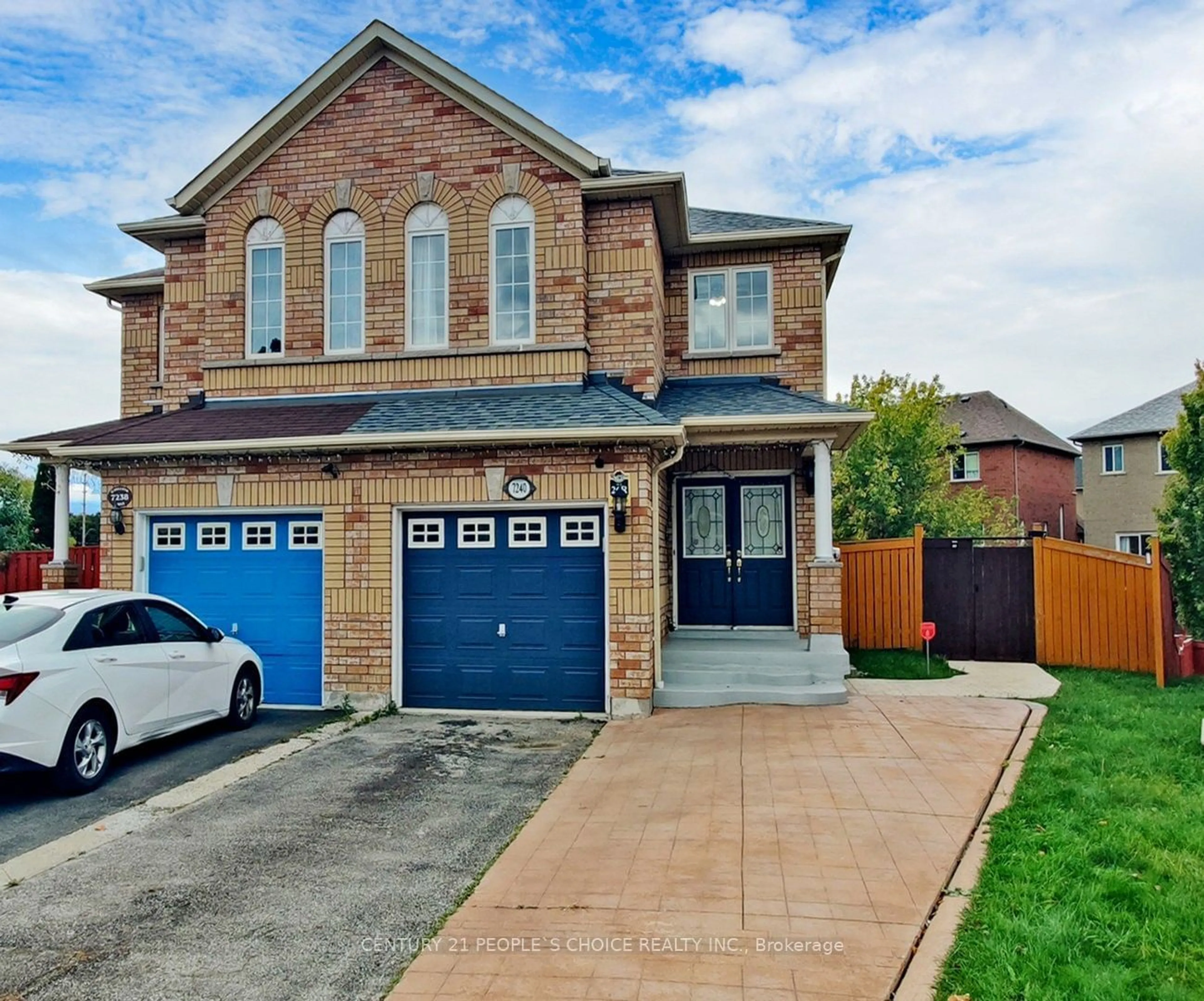 Home with brick exterior material for 7240 Gagliano Dr, Mississauga Ontario L5W 1X4