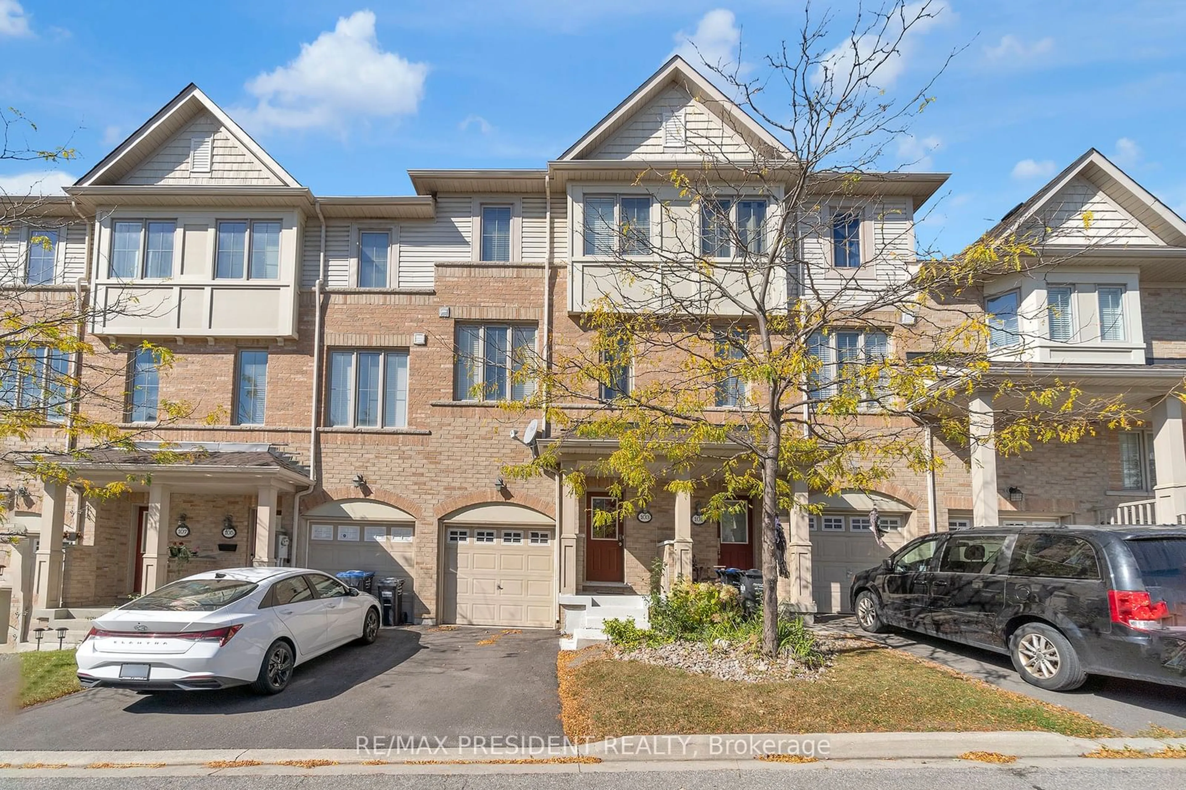 A pic from exterior of the house or condo, the street view for 103 Cedar Lake Cres, Brampton Ontario L6Y 0R1