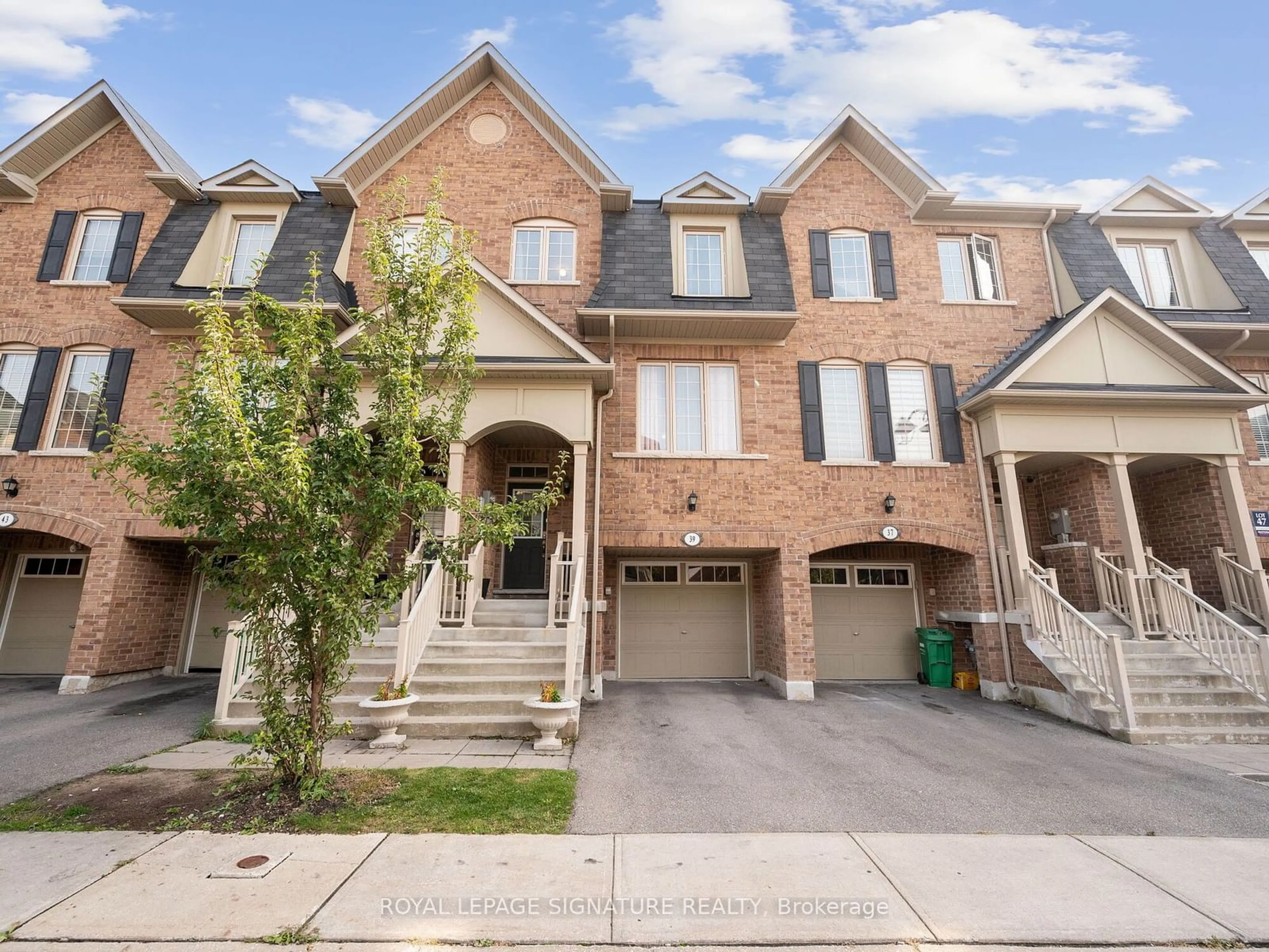 A pic from exterior of the house or condo, the street view for 39 Sea Drifter Cres, Brampton Ontario L6P 4B2