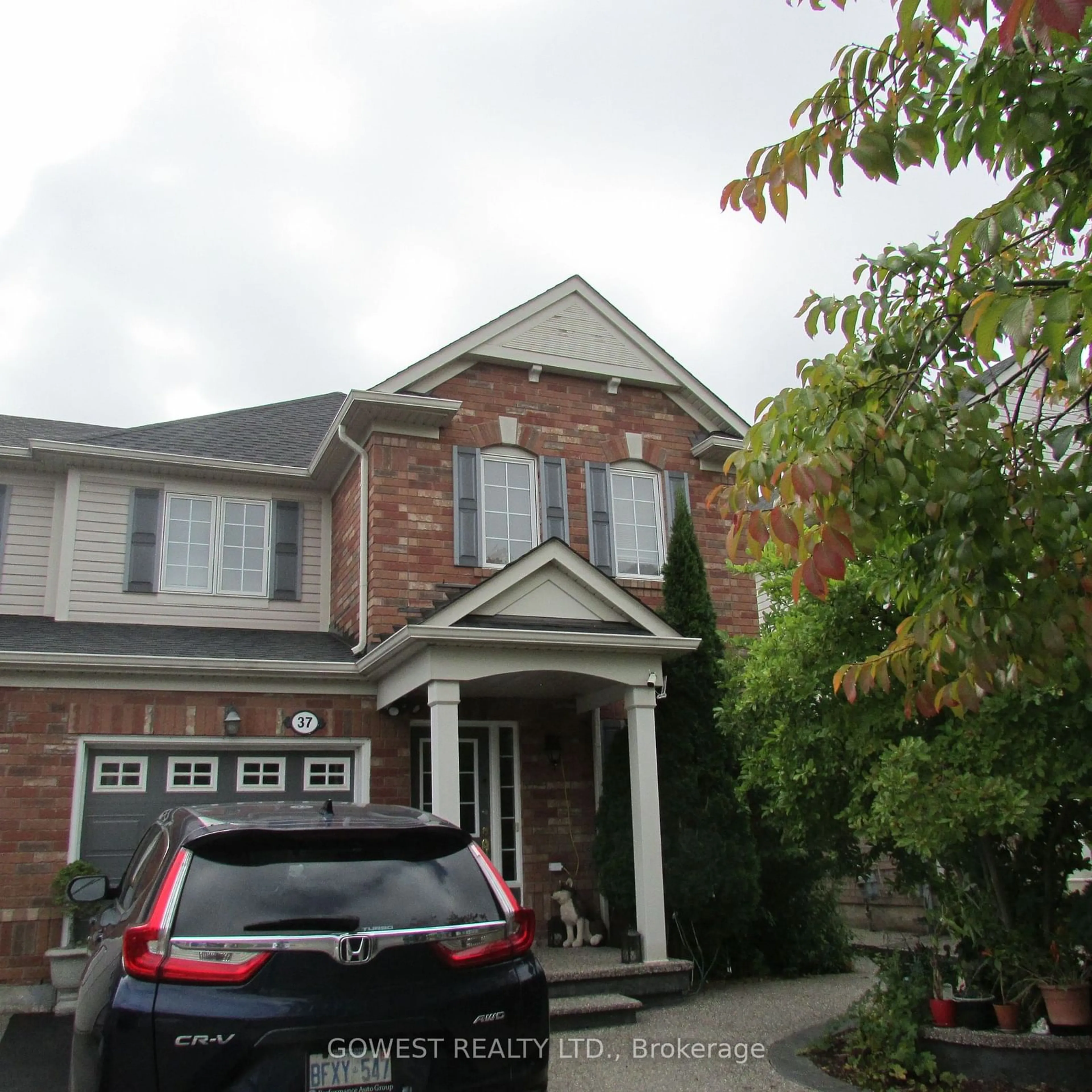 Frontside or backside of a home, the street view for 37 Clyde Rd, Brampton Ontario L6X 0M6