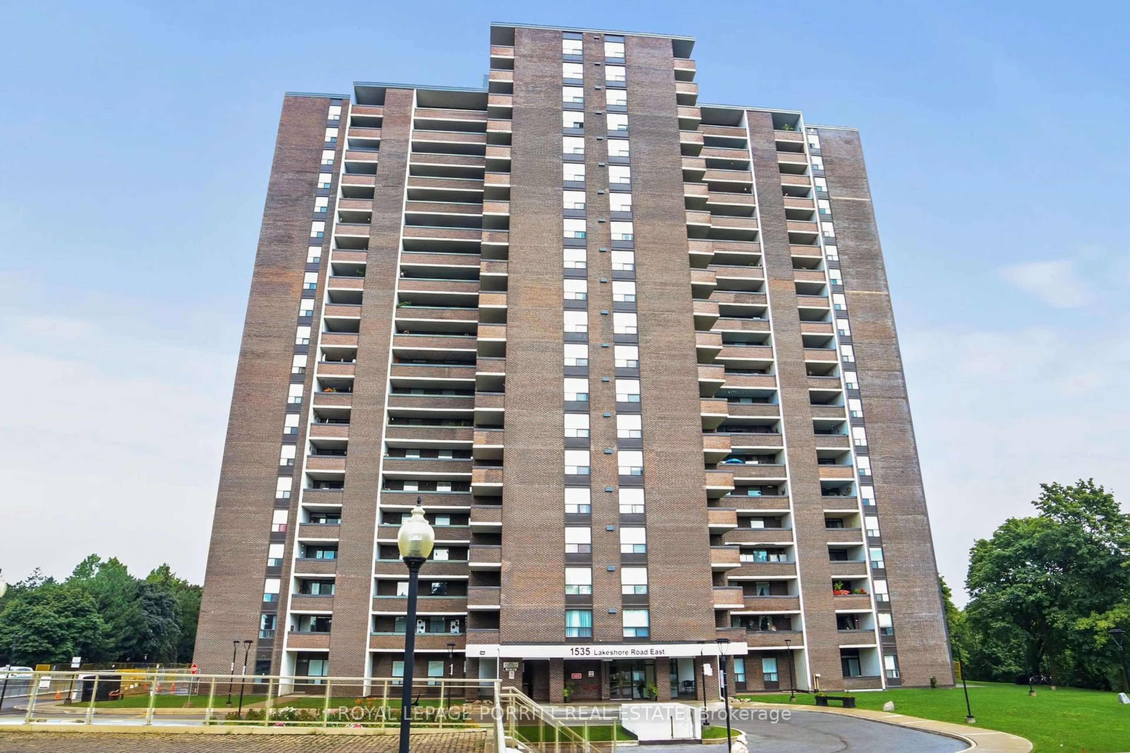 A pic from exterior of the house or condo, the front or back of building for 1535 Lakeshore Rd #1407, Mississauga Ontario L5E 3E2