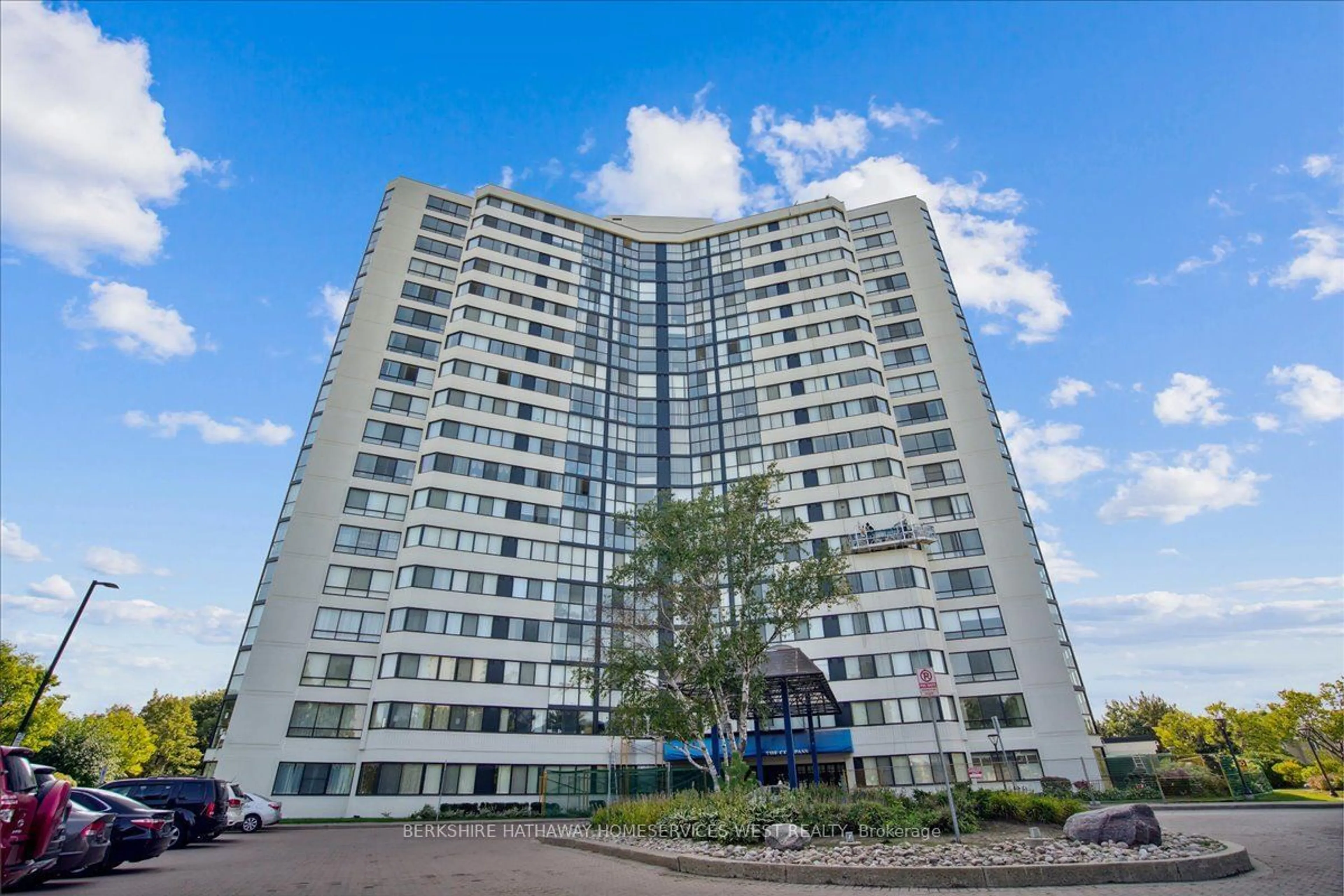 A pic from exterior of the house or condo, the front or back of building for 1360 Rathburn Rd #904, Mississauga Ontario L4W 4H4