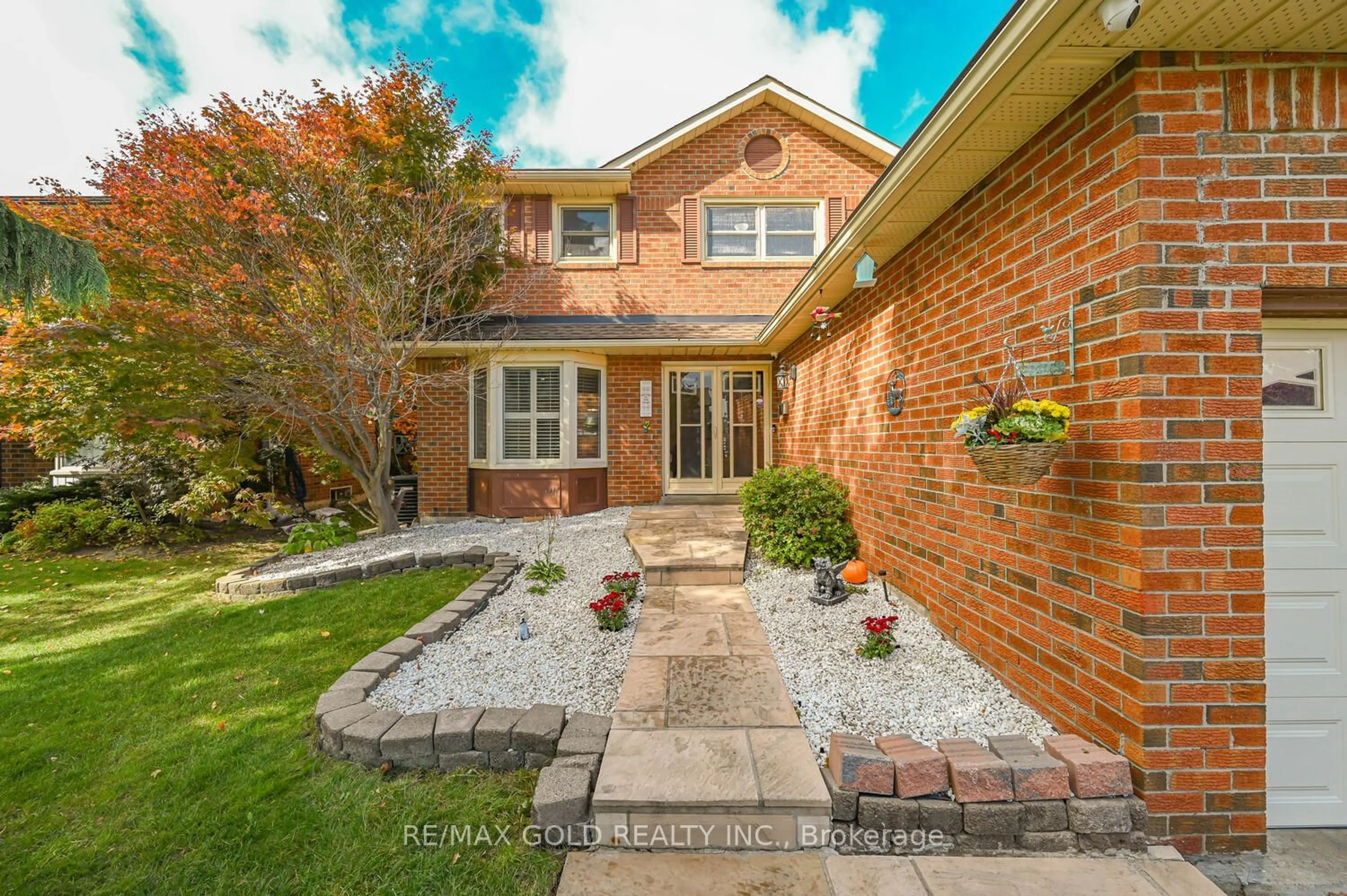 Home with brick exterior material for 36 Barr Cres, Brampton Ontario L6Z 3C2