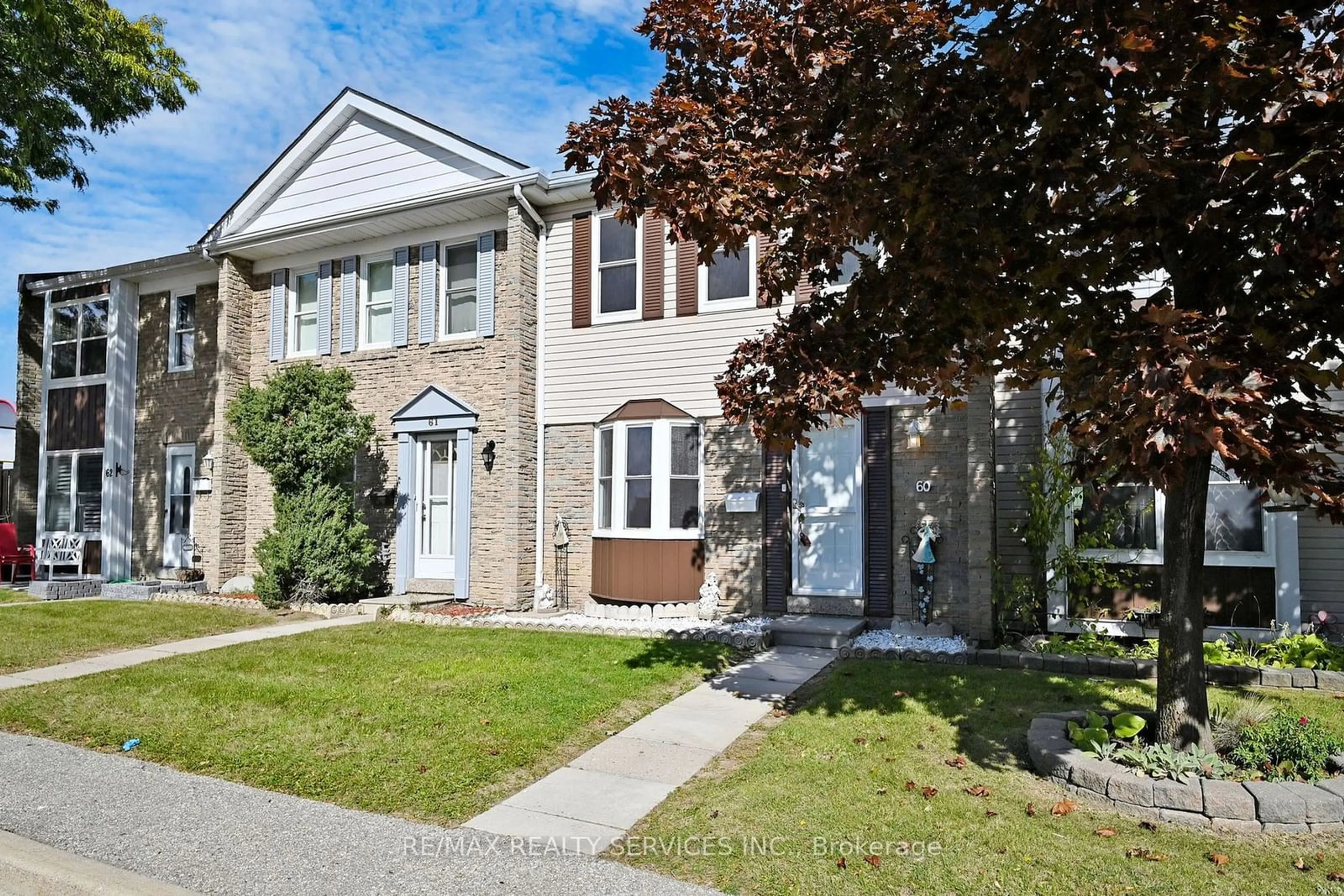 A pic from exterior of the house or condo, cottage for 1020 Central Park Dr #60, Brampton Ontario L6S 3J5