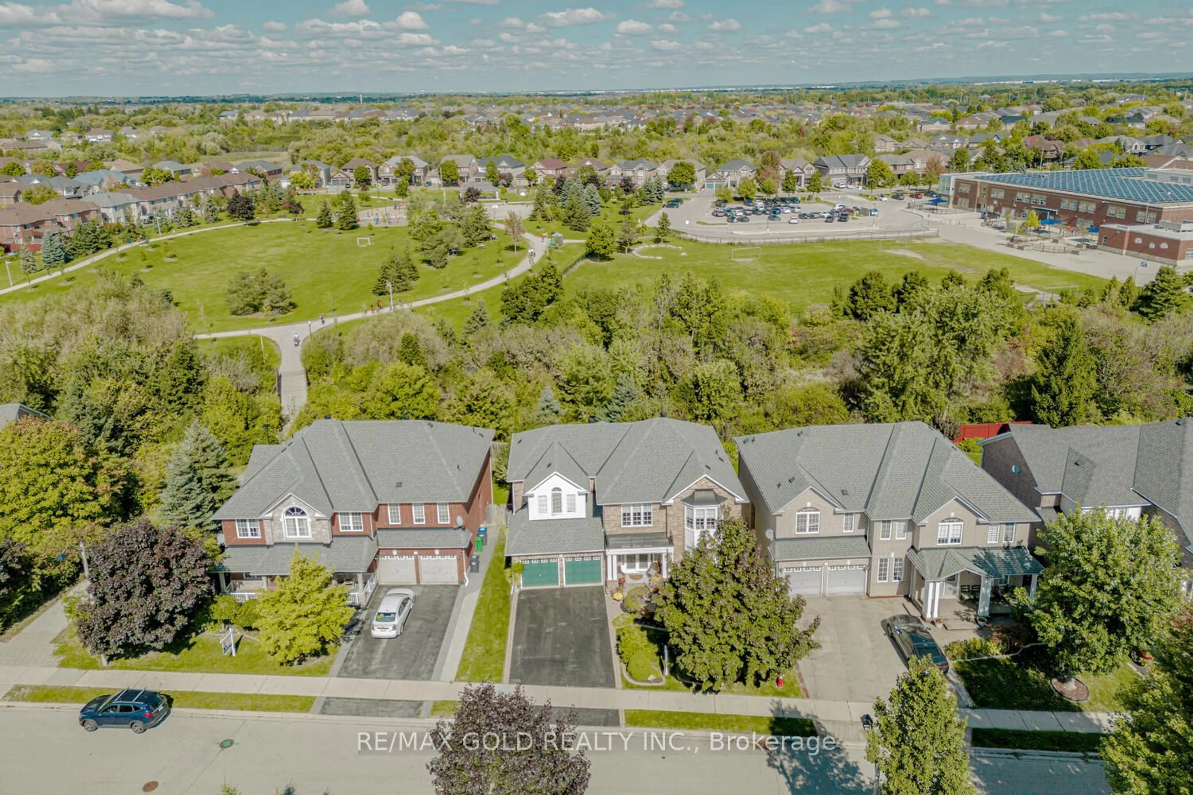 A pic from exterior of the house or condo, the street view for 34 Maldives Cres, Brampton Ontario L6P 1L5