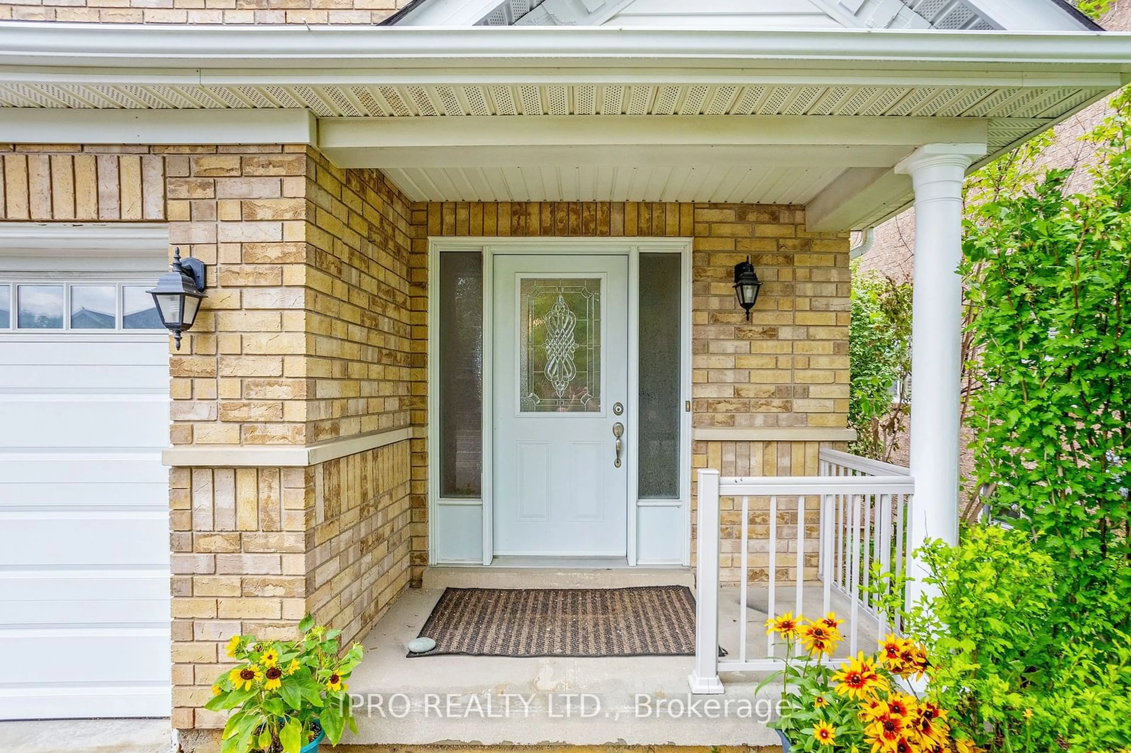 Indoor entryway, wood floors for 177 Sunny Meadow Blvd, Brampton Ontario L6R 2Z2