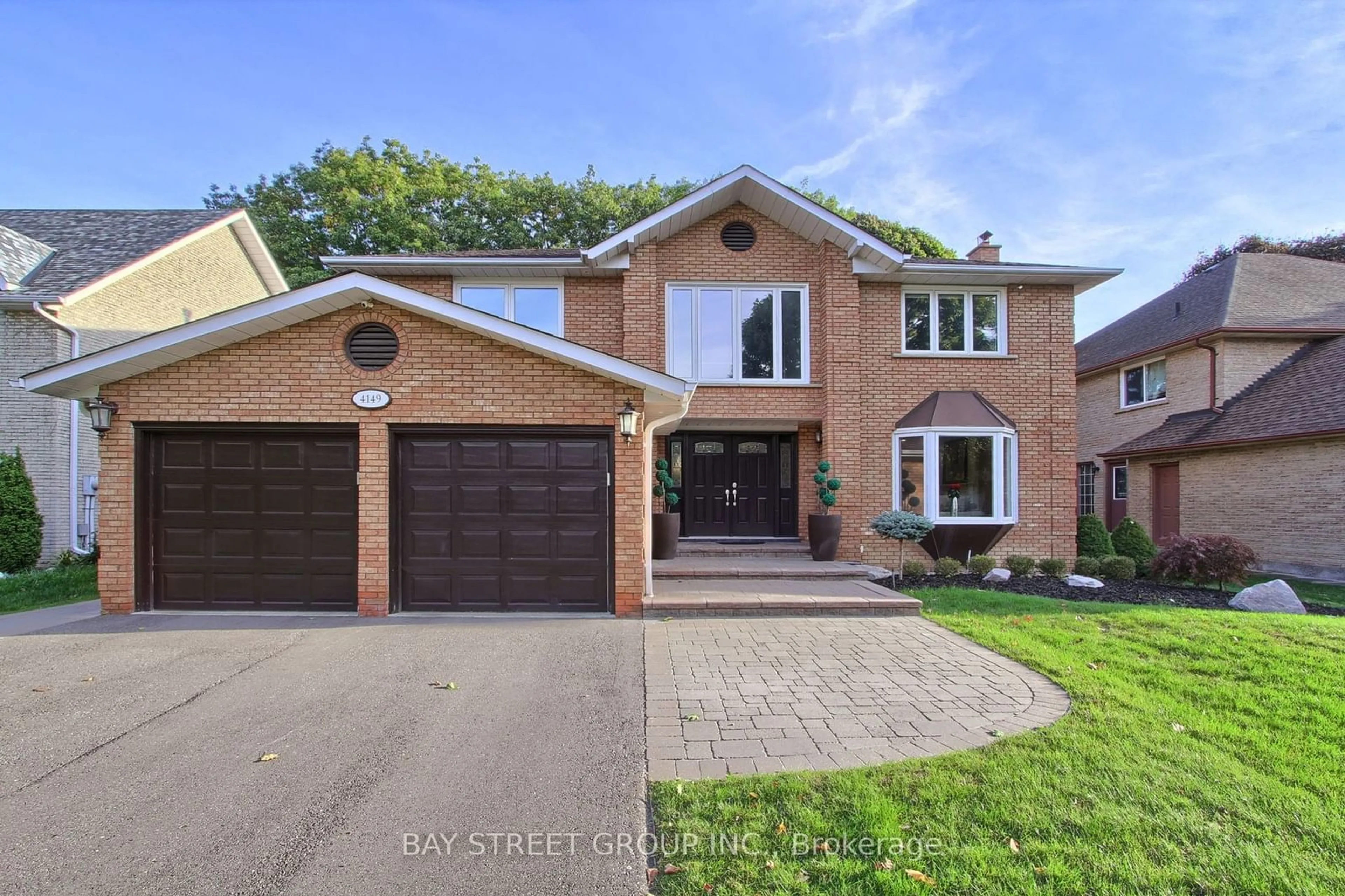 Home with brick exterior material for 4149 Bridlepath Tr, Mississauga Ontario L5L 3E8