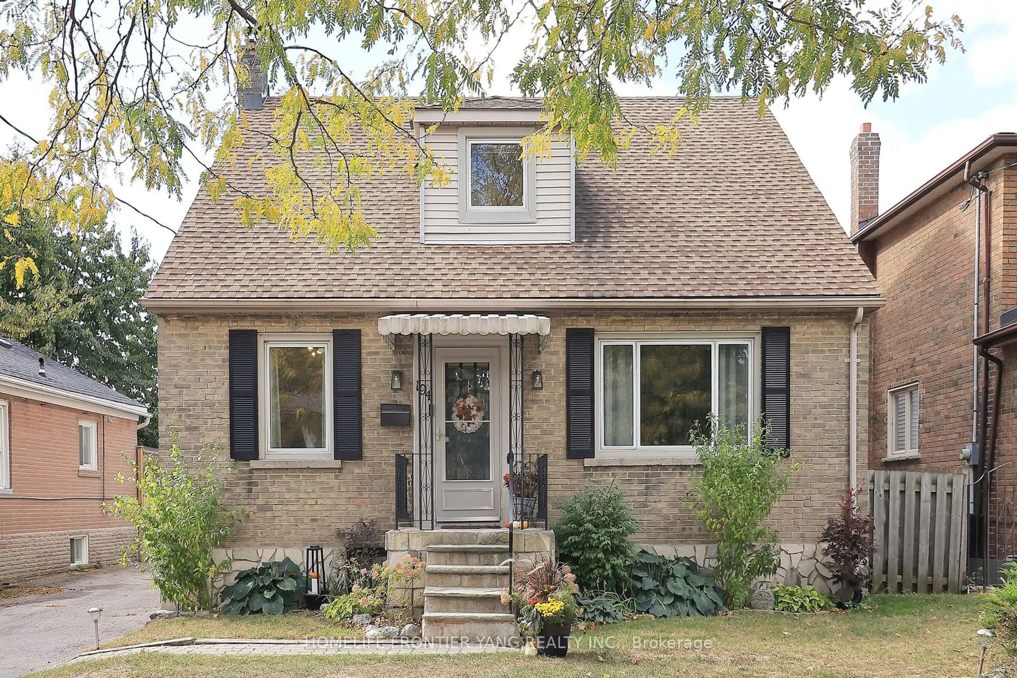 Home with brick exterior material for 194 Gamma St, Toronto Ontario M8W 4G5