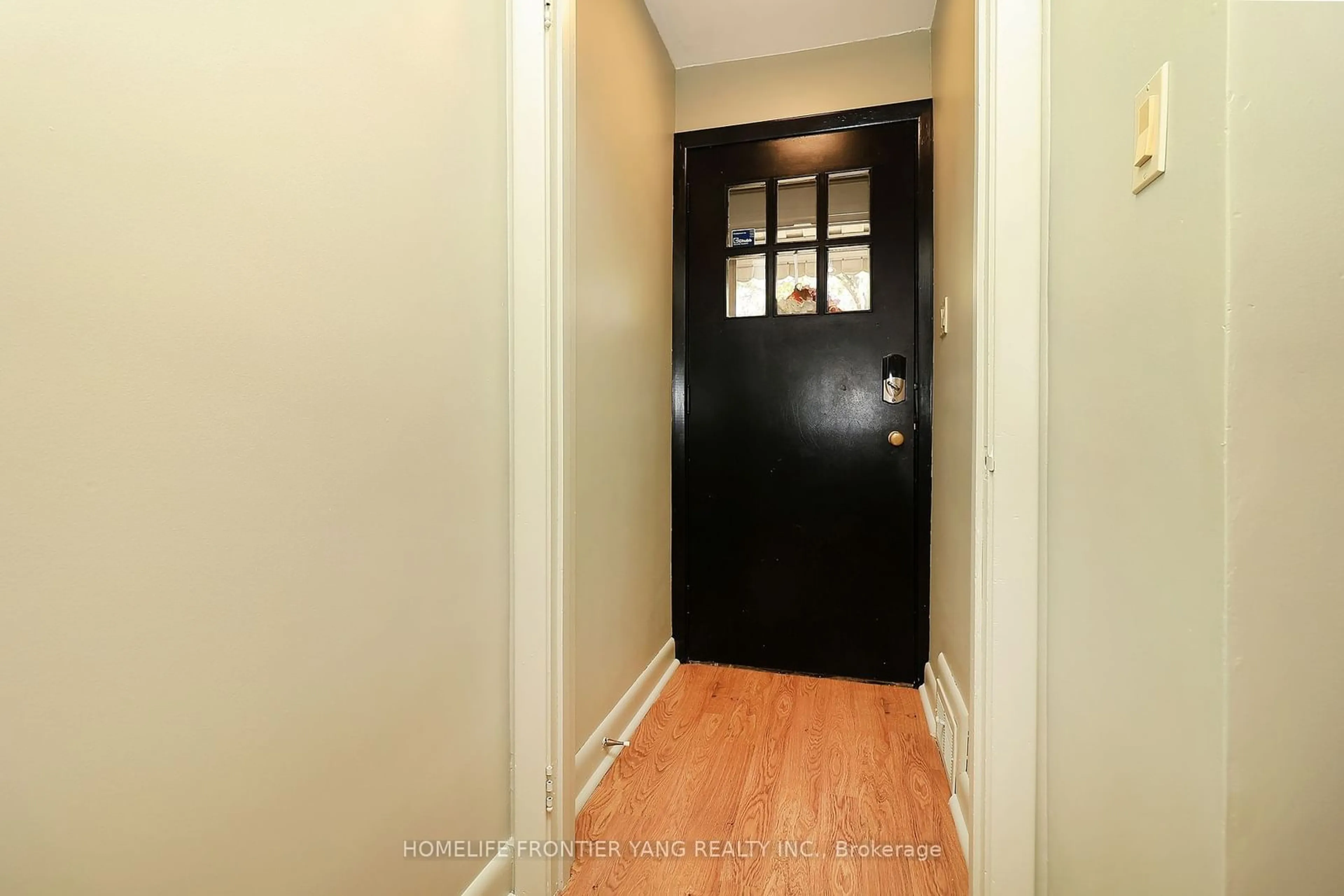 Indoor entryway, wood floors for 194 Gamma St, Toronto Ontario M8W 4G5