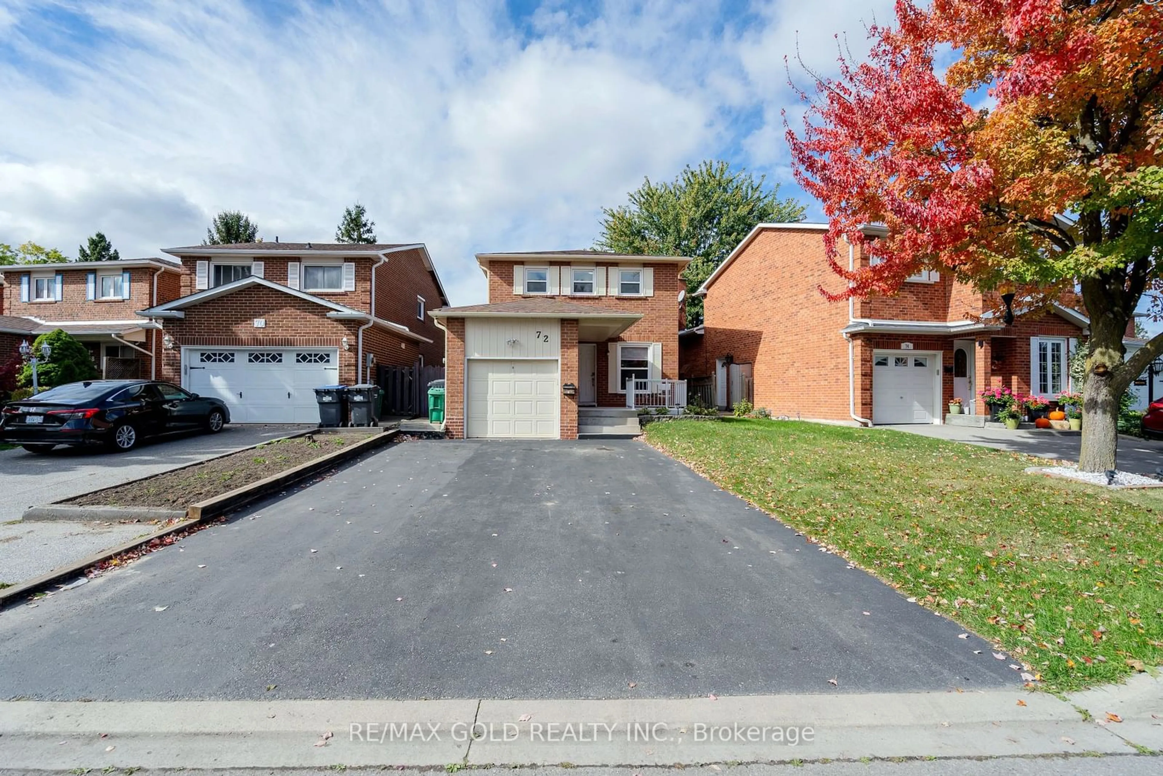 Frontside or backside of a home, the street view for 72 Crenshaw Crt, Brampton Ontario L6Z 1W9