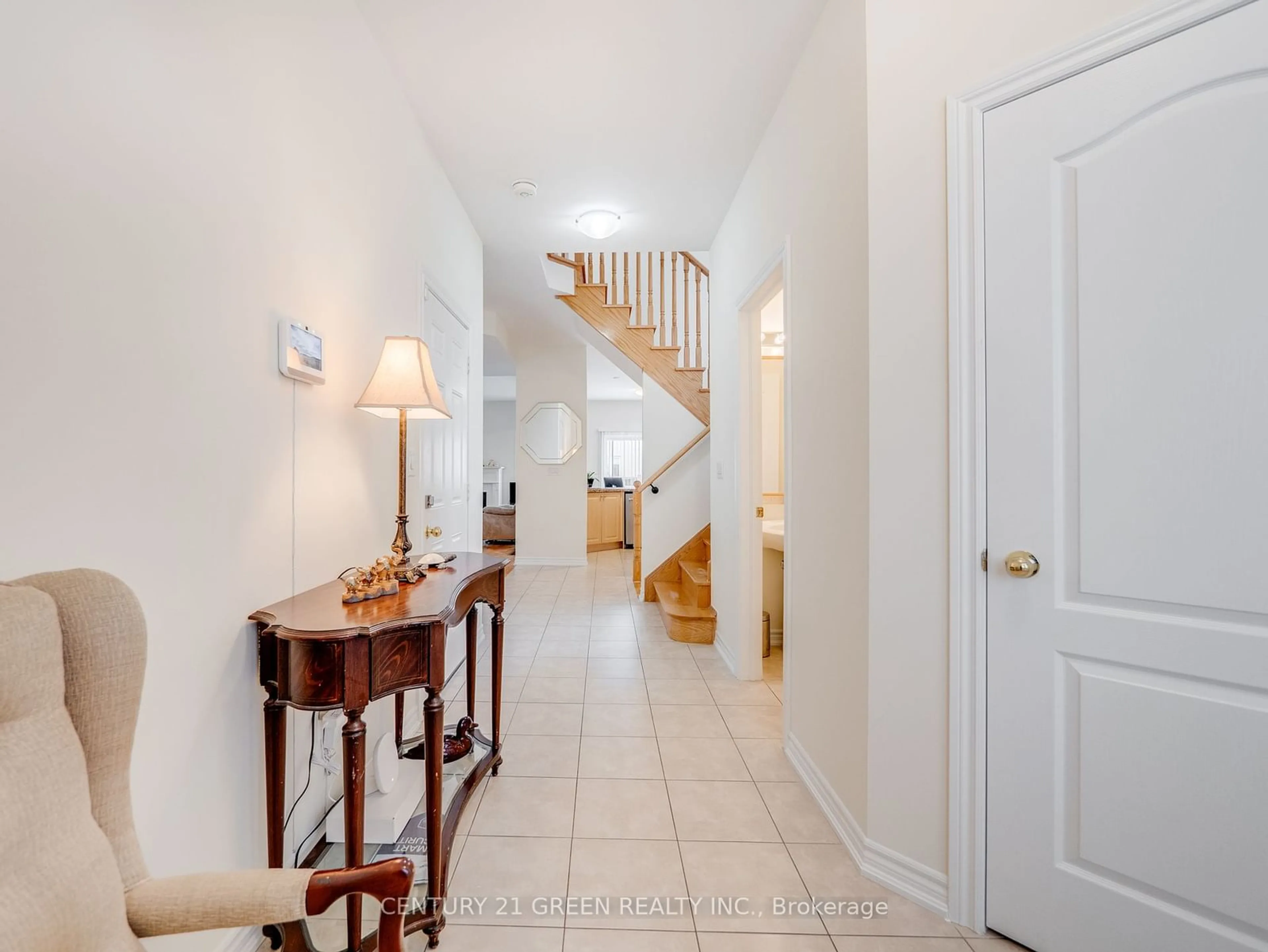 Indoor foyer, wood floors for 129 Mclaughlin Ave, Milton Ontario L9T 7P5