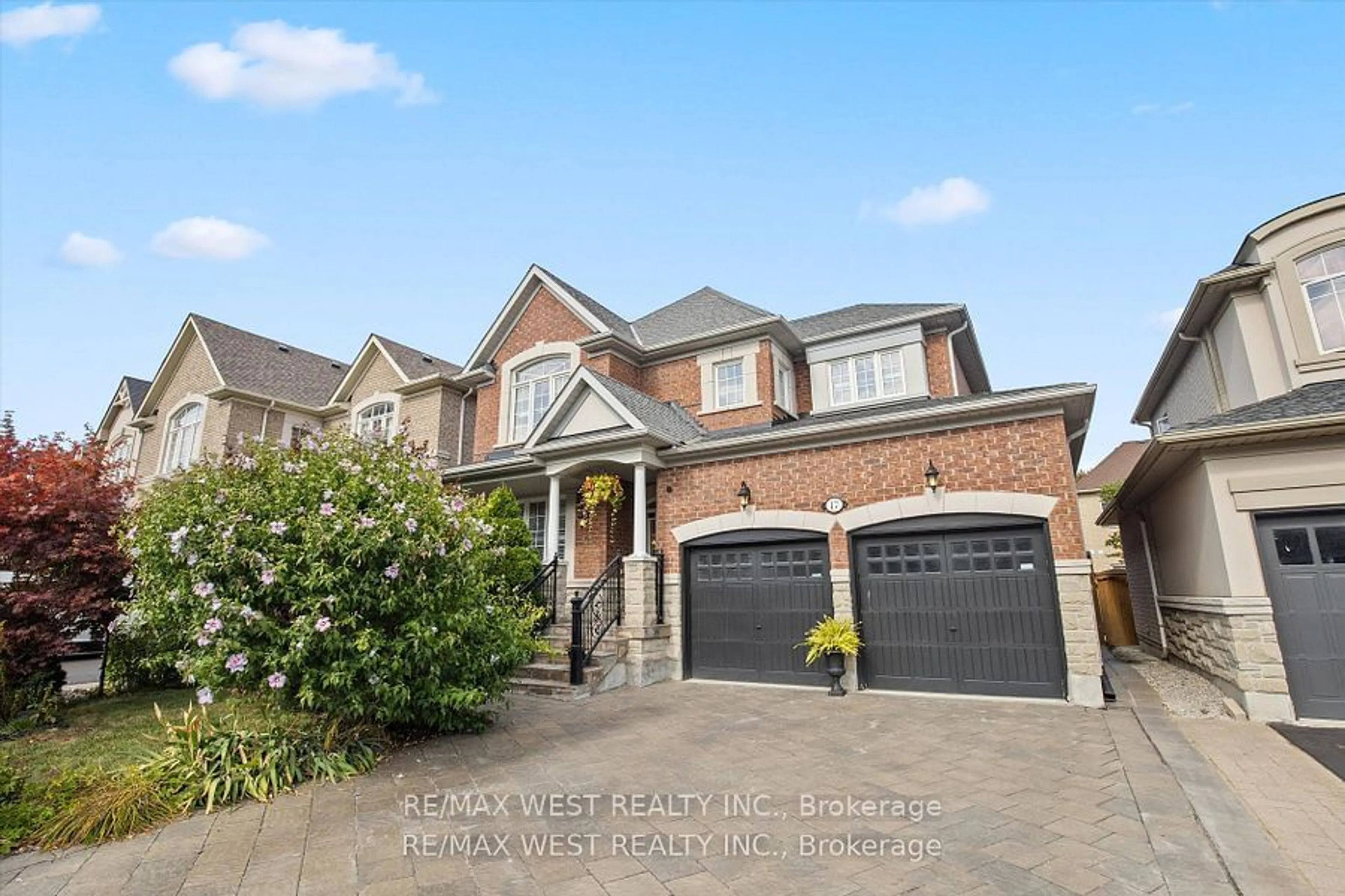 Home with brick exterior material for 17 Hawkridge Tr, Brampton Ontario L6P 2T5