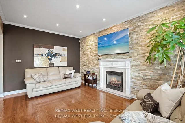 Additional property image - 17 Hawkridge Tr