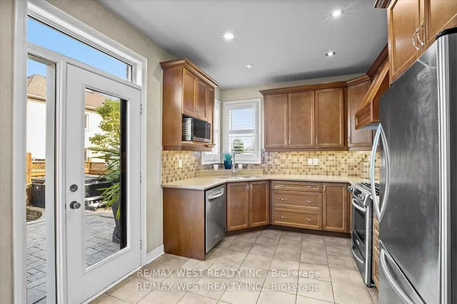 Additional property image - 17 Hawkridge Tr