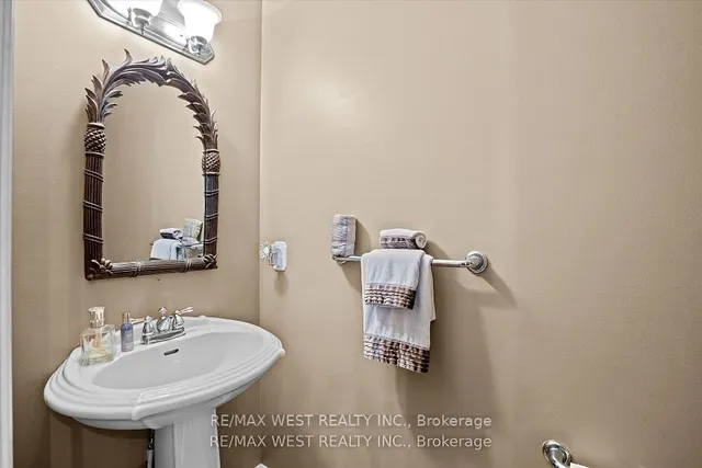 Additional property image - 17 Hawkridge Tr