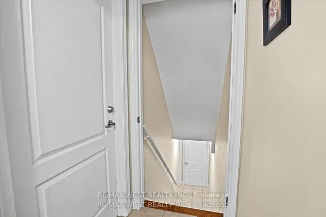 Additional property image - 17 Hawkridge Tr