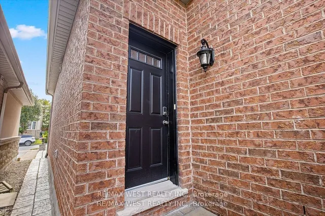 Additional property image - 17 Hawkridge Tr