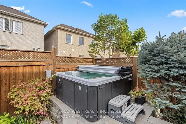 Additional property image - 17 Hawkridge Tr